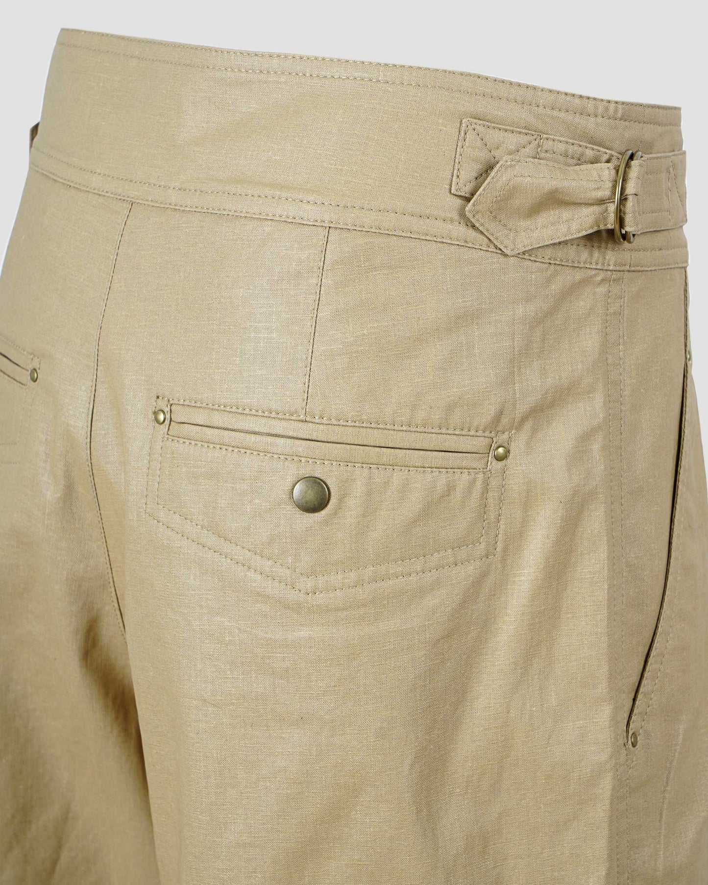 Felize Shorts in Beige