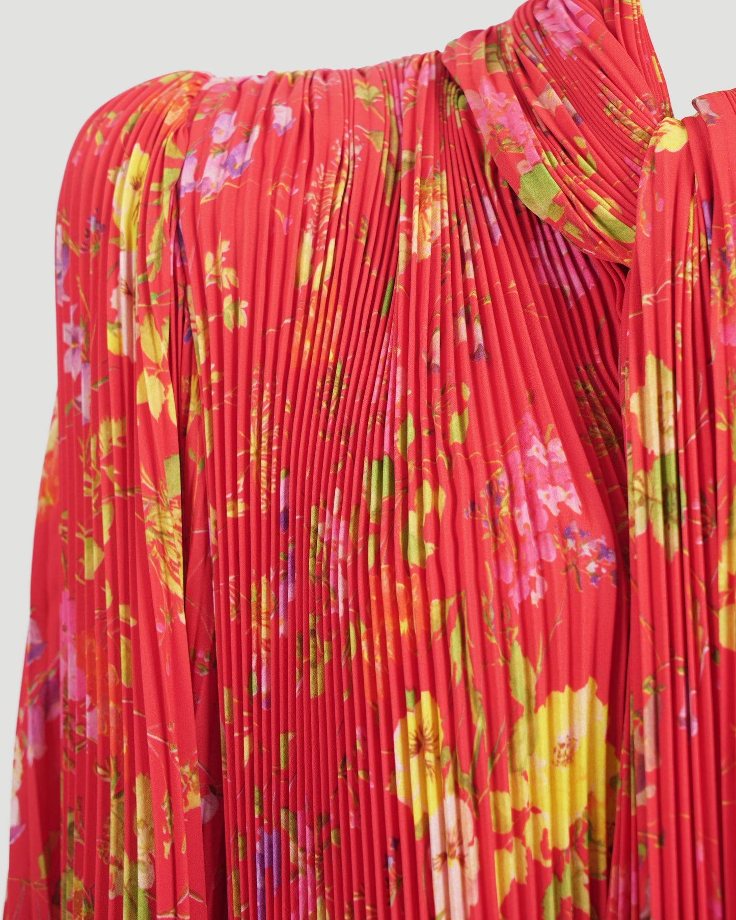 SCARF PLEATED BLOUSE