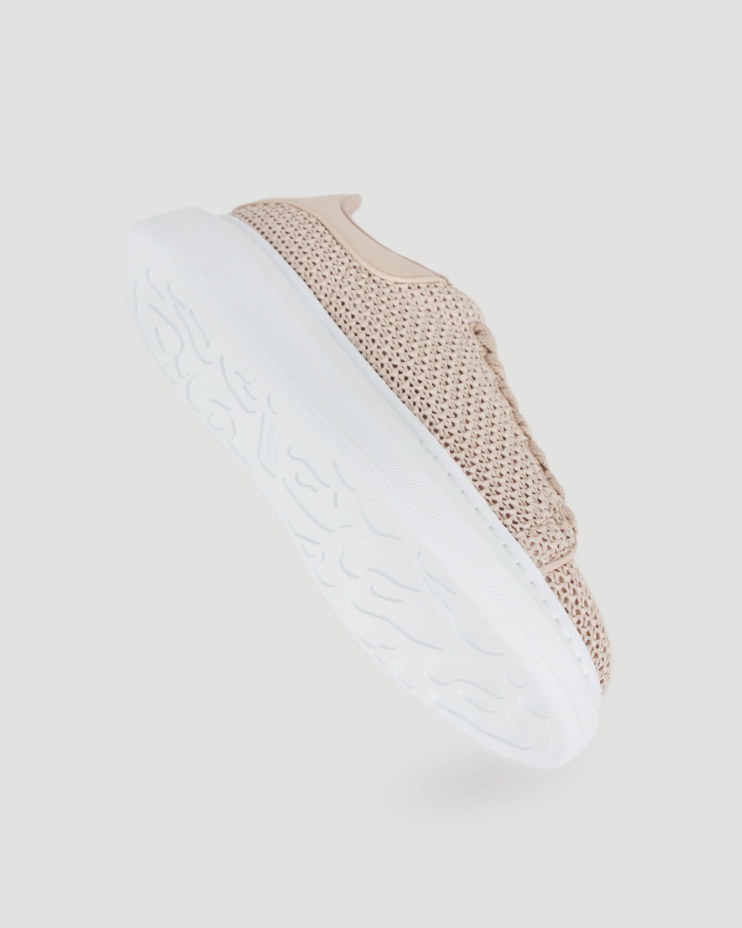 OVERSIZED SNEAKERS IN ROSE GOLD CROCHET