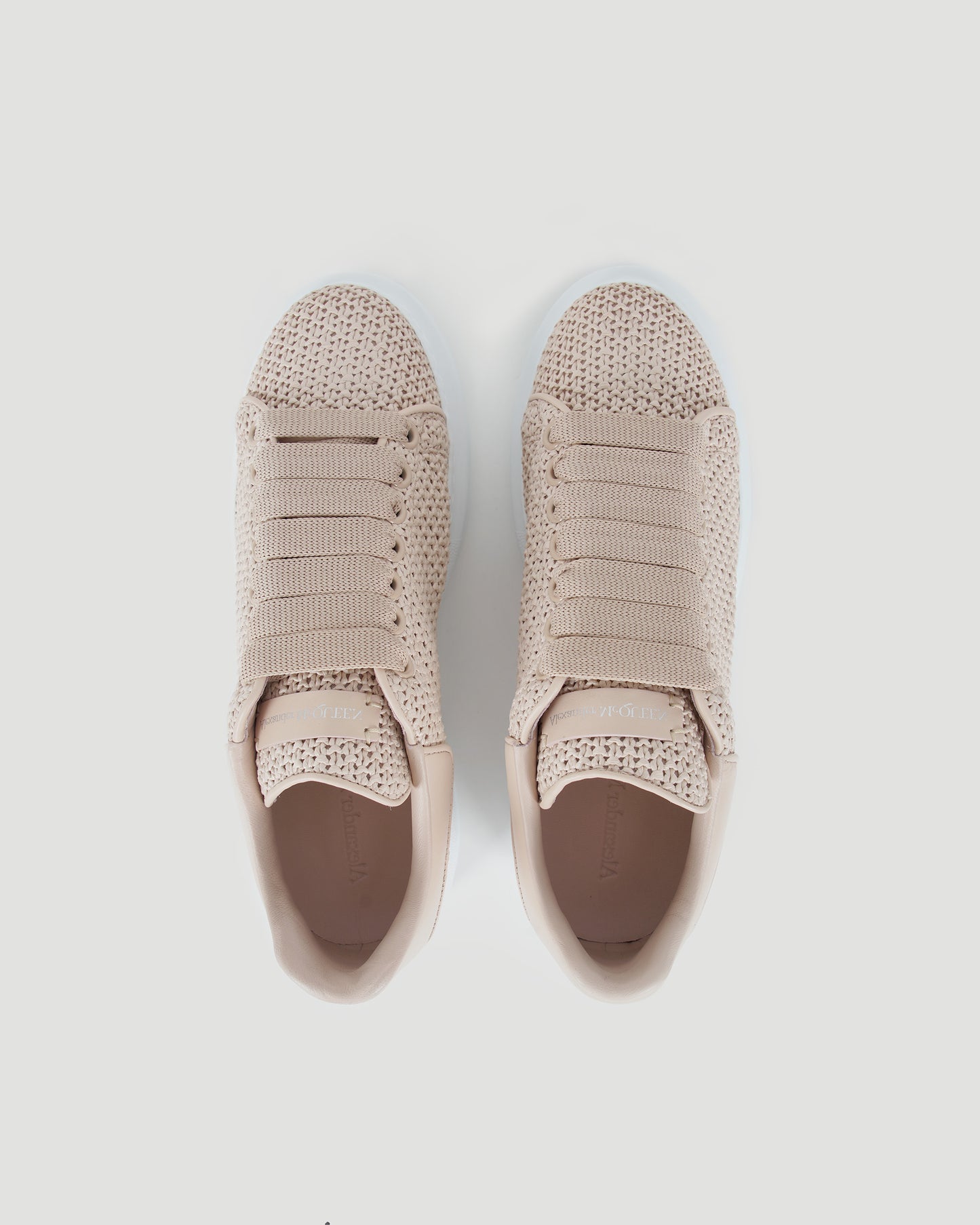 OVERSIZED SNEAKERS IN ROSE GOLD CROCHET