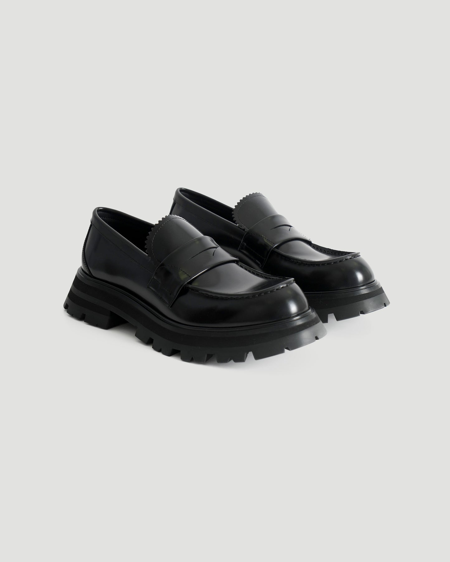WANDER LOAFERS IN BLACK