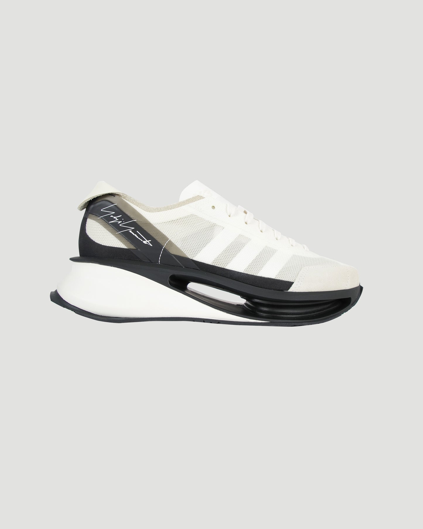 Gendo Run trainers white and black