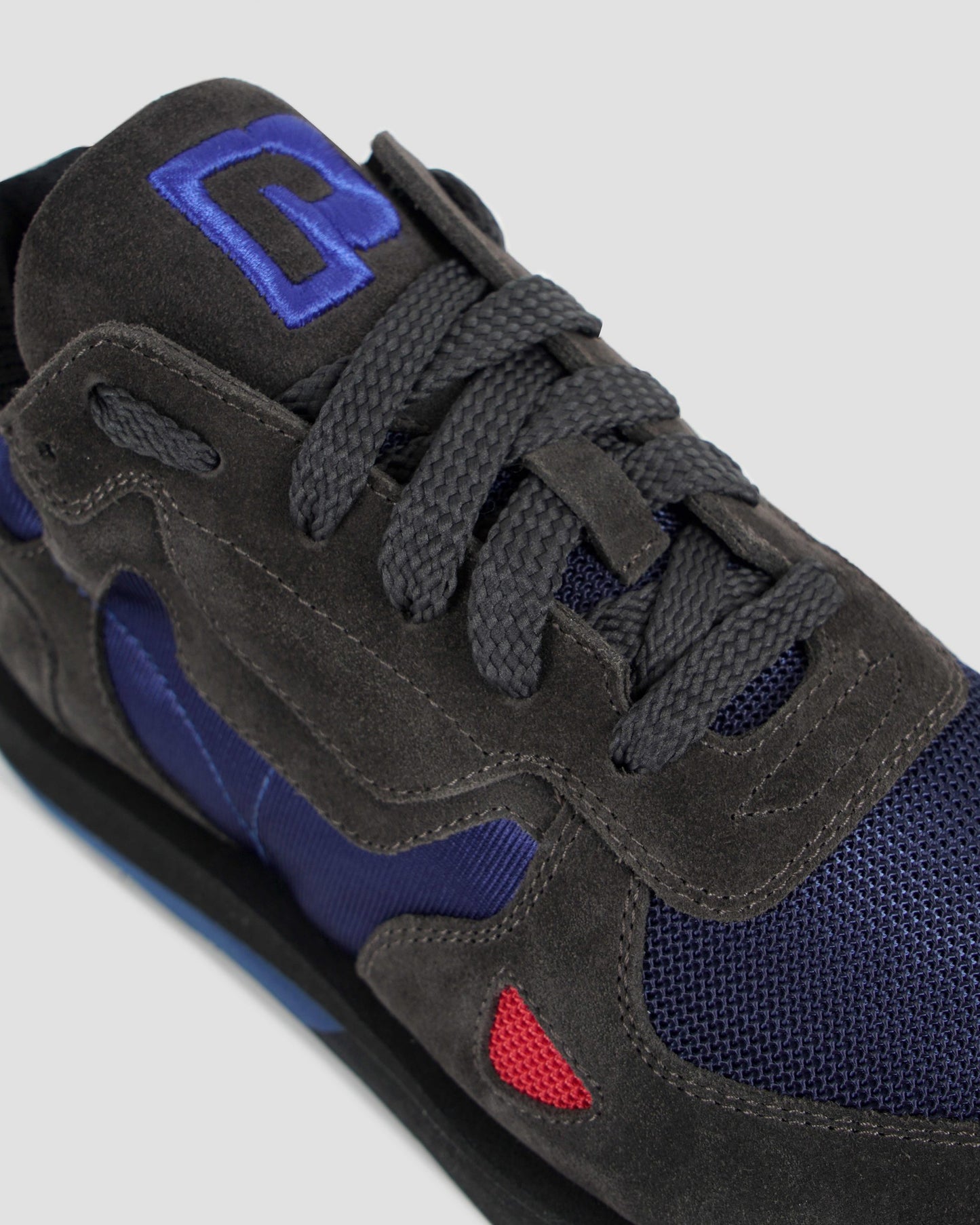 BLUE RUNNING SNEAKERS