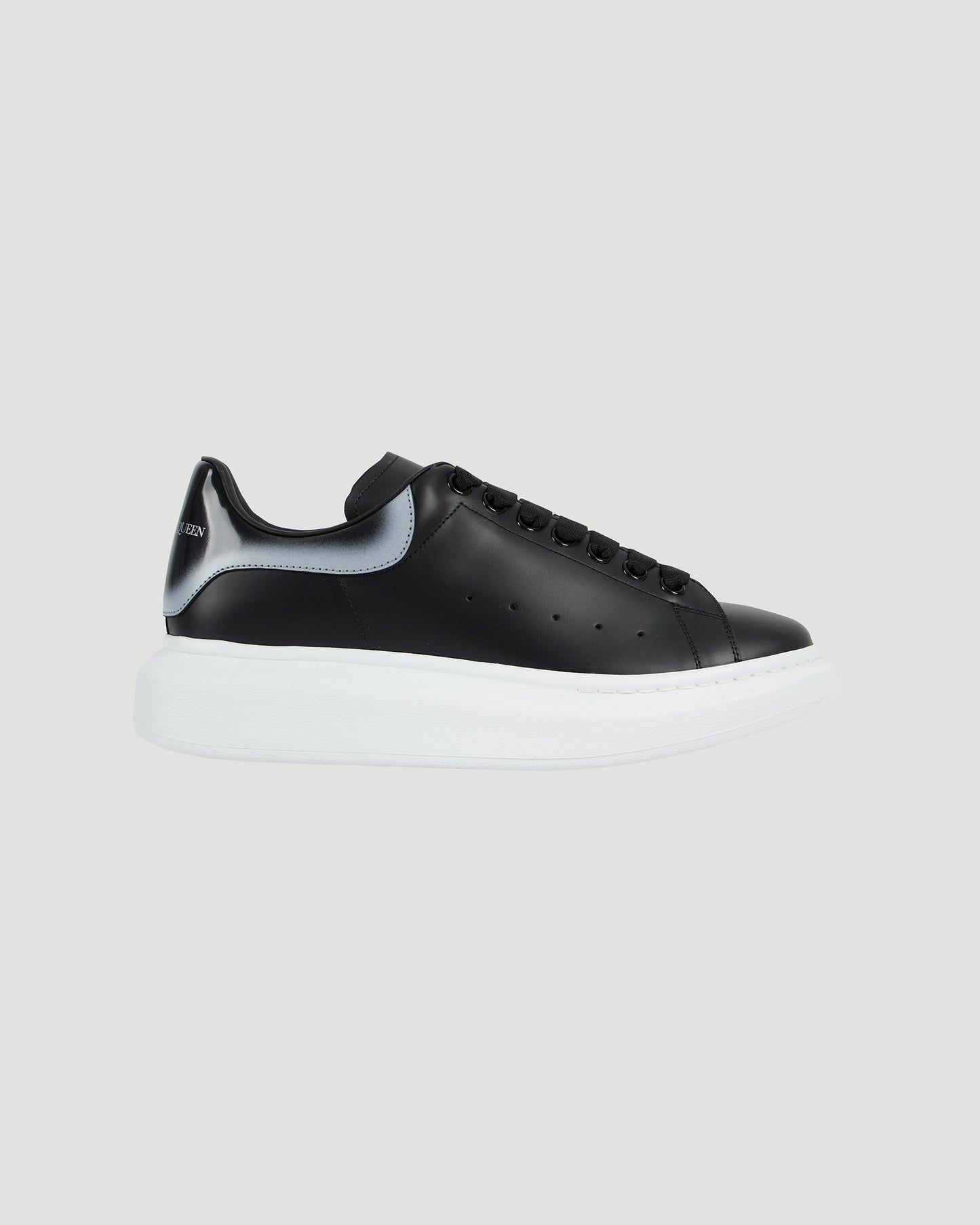 Oversized Sneaker in Black and silver