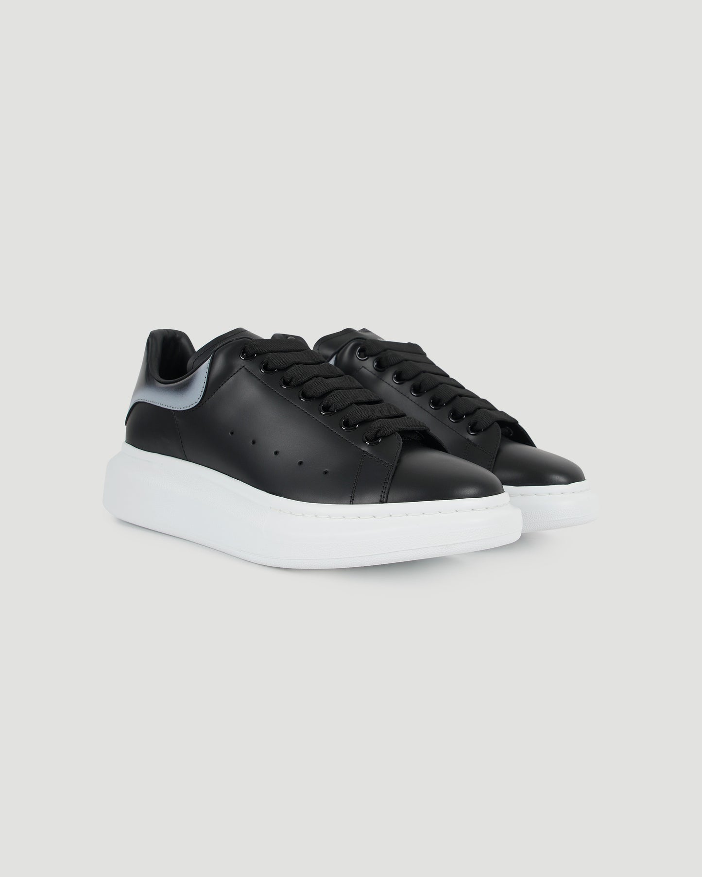 Oversized Sneaker in Black and silver