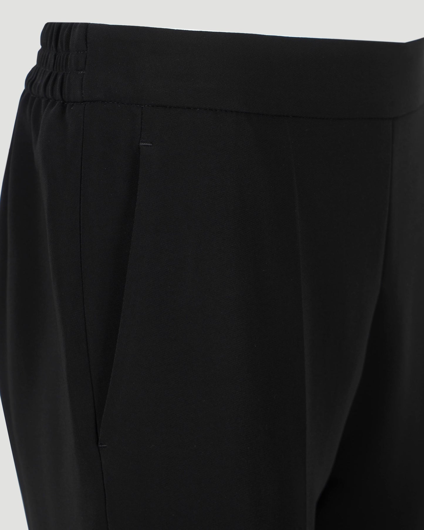 JOGGER PANTS IN BLACK