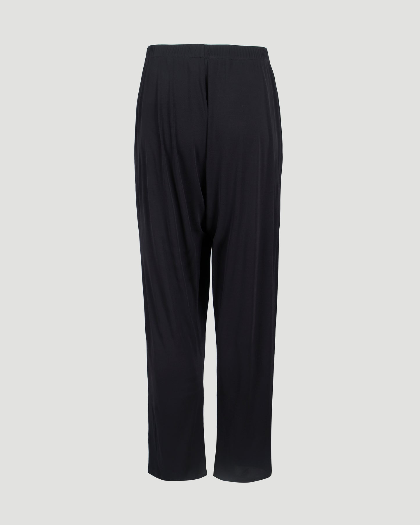 Nevia Pant in Black