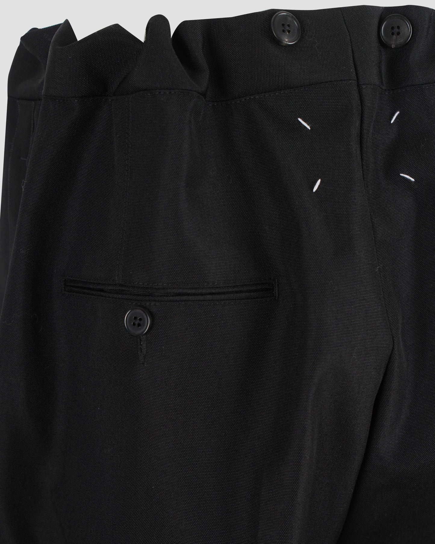 Waist tie trousers in black