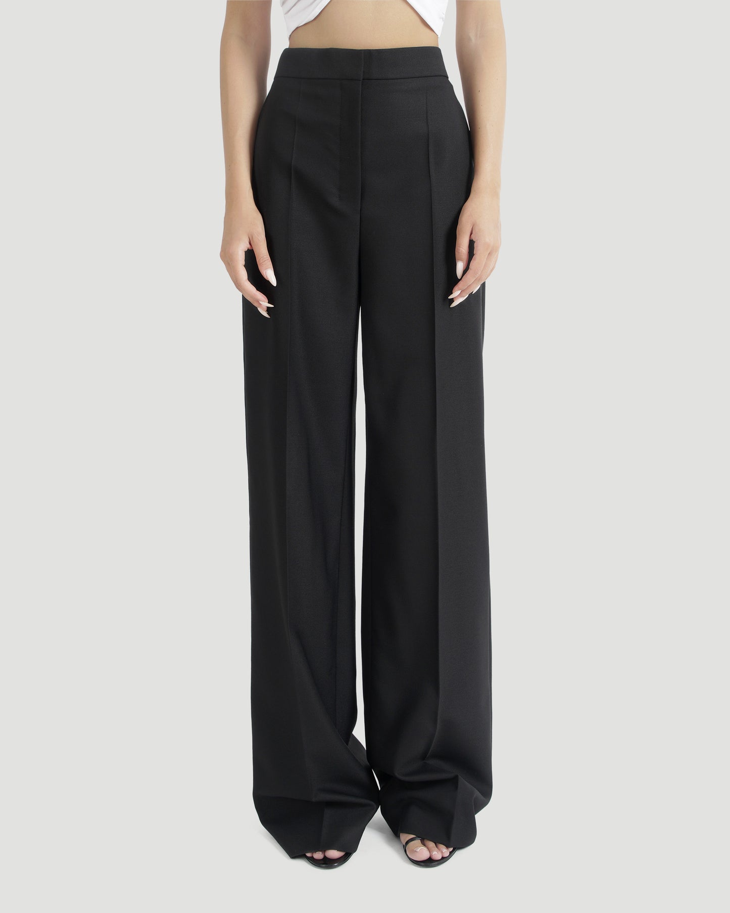 Delton Pant in Black
