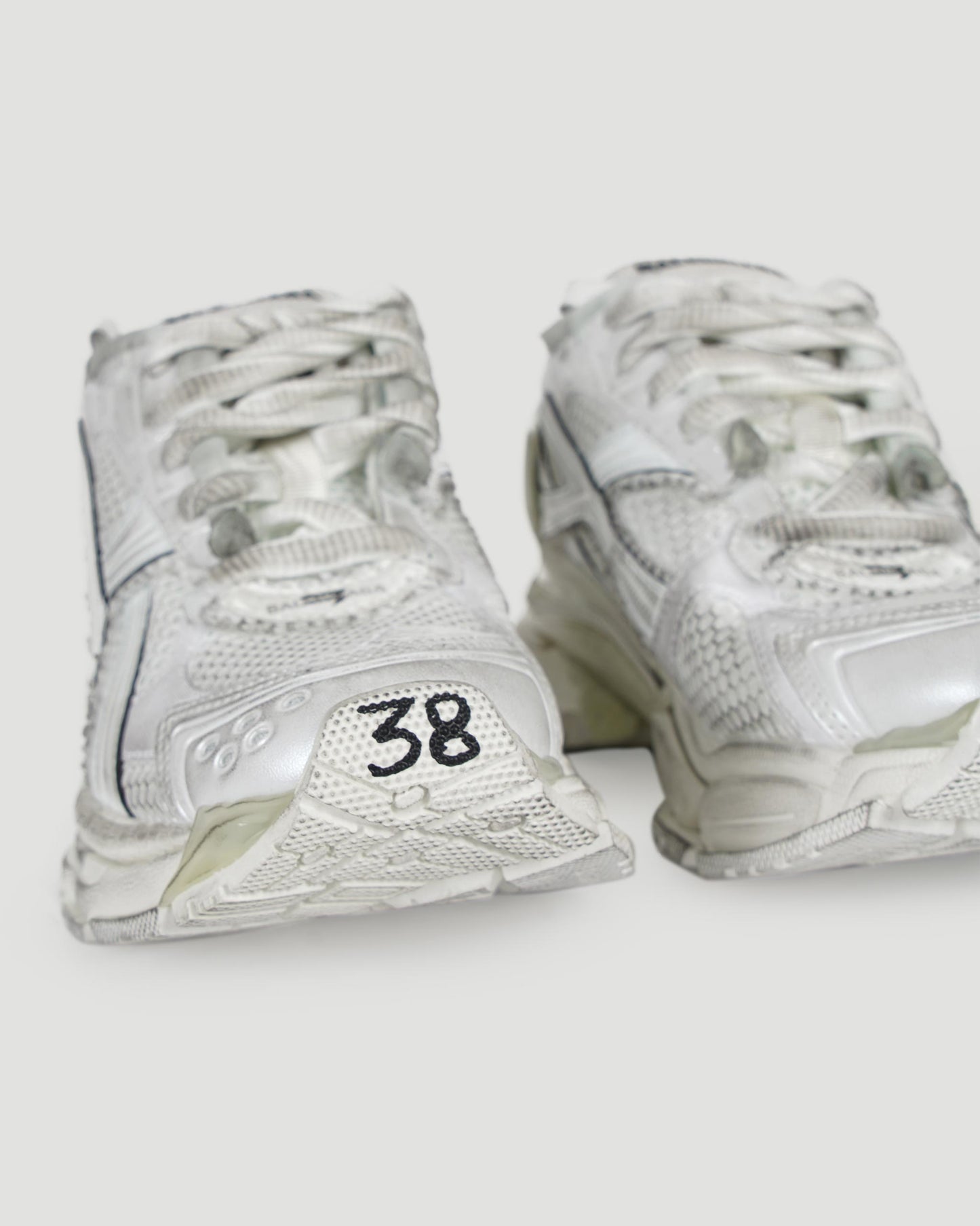 RUNNER SNEAKER IN WHITE