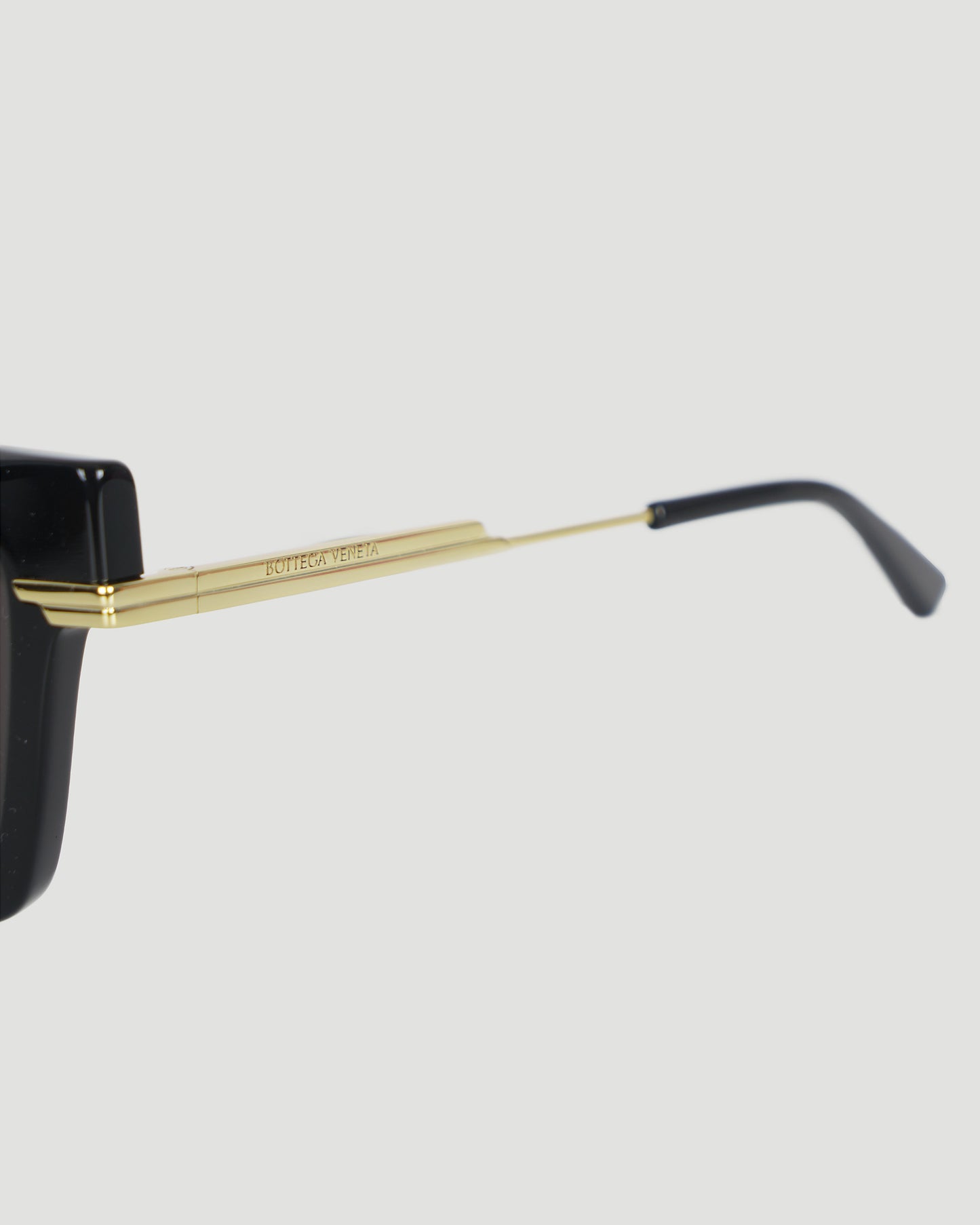BLACK SUNGLASSES IN ACETATE AND METAL