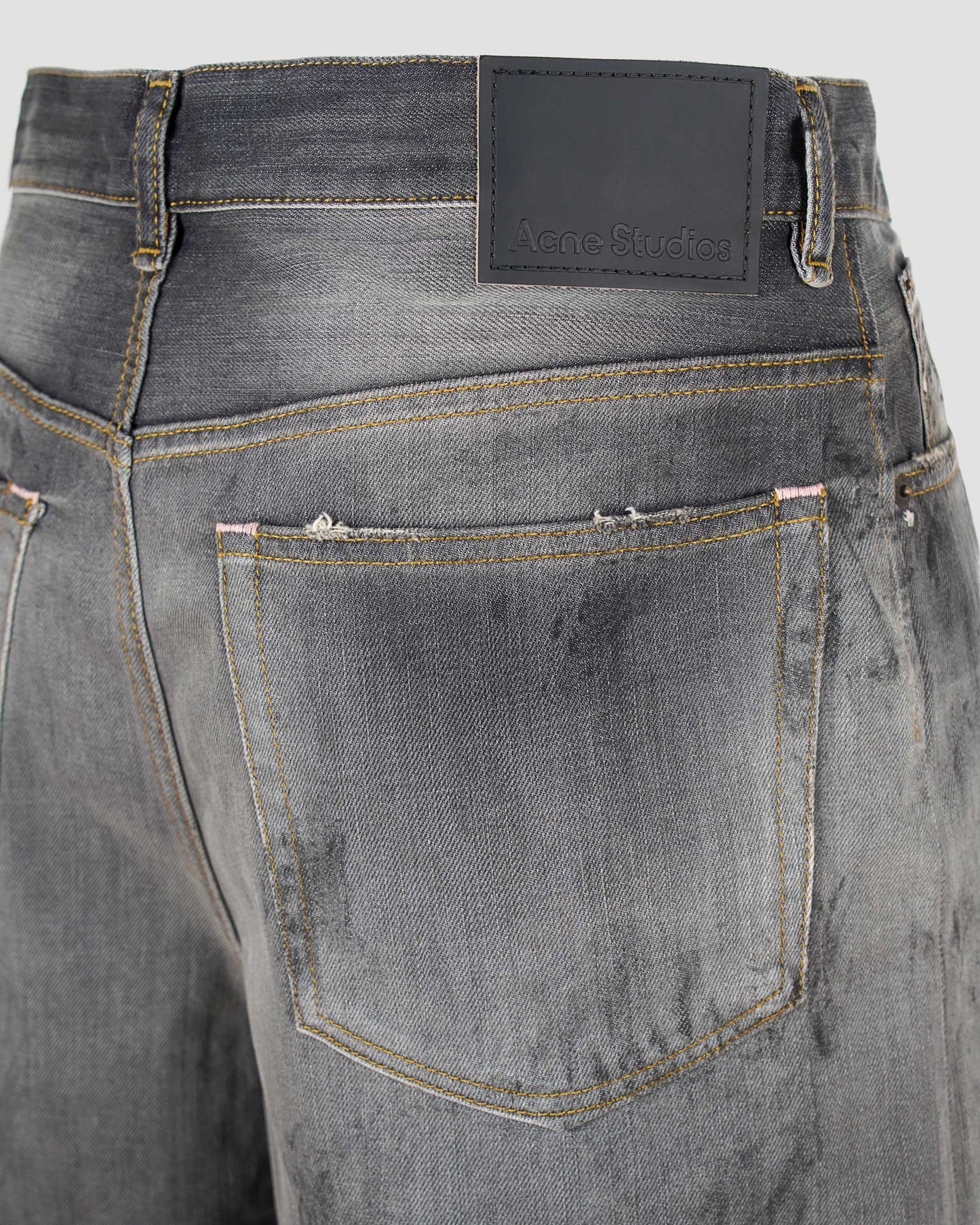 Denim Shorts in Dark Wash