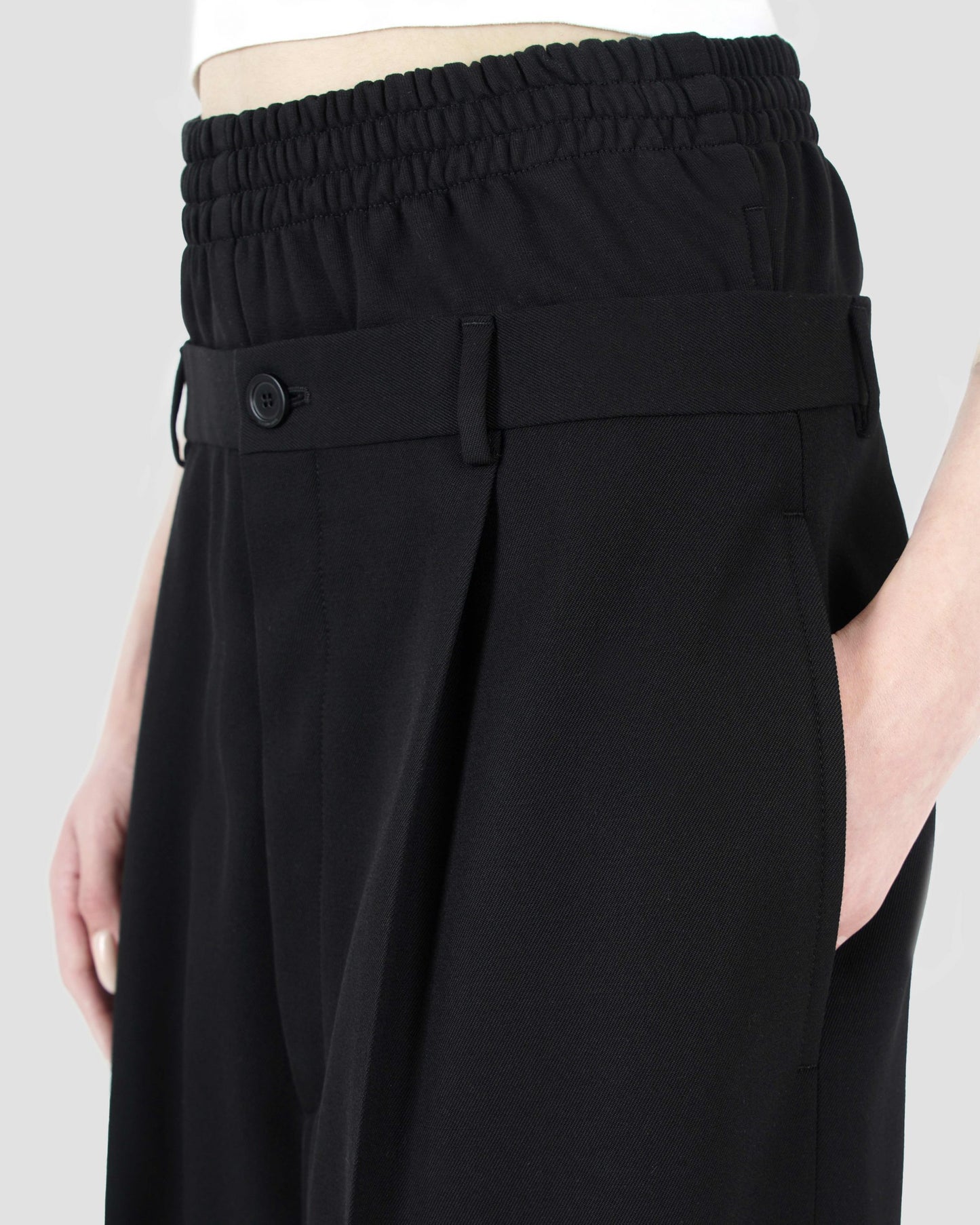 HYBRID TAILORING PANTS IN BLACK