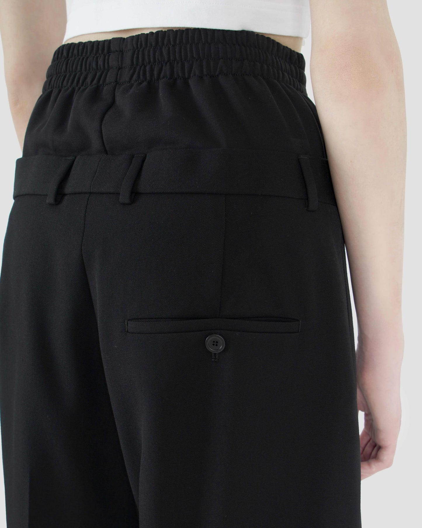 HYBRID TAILORING PANTS IN BLACK