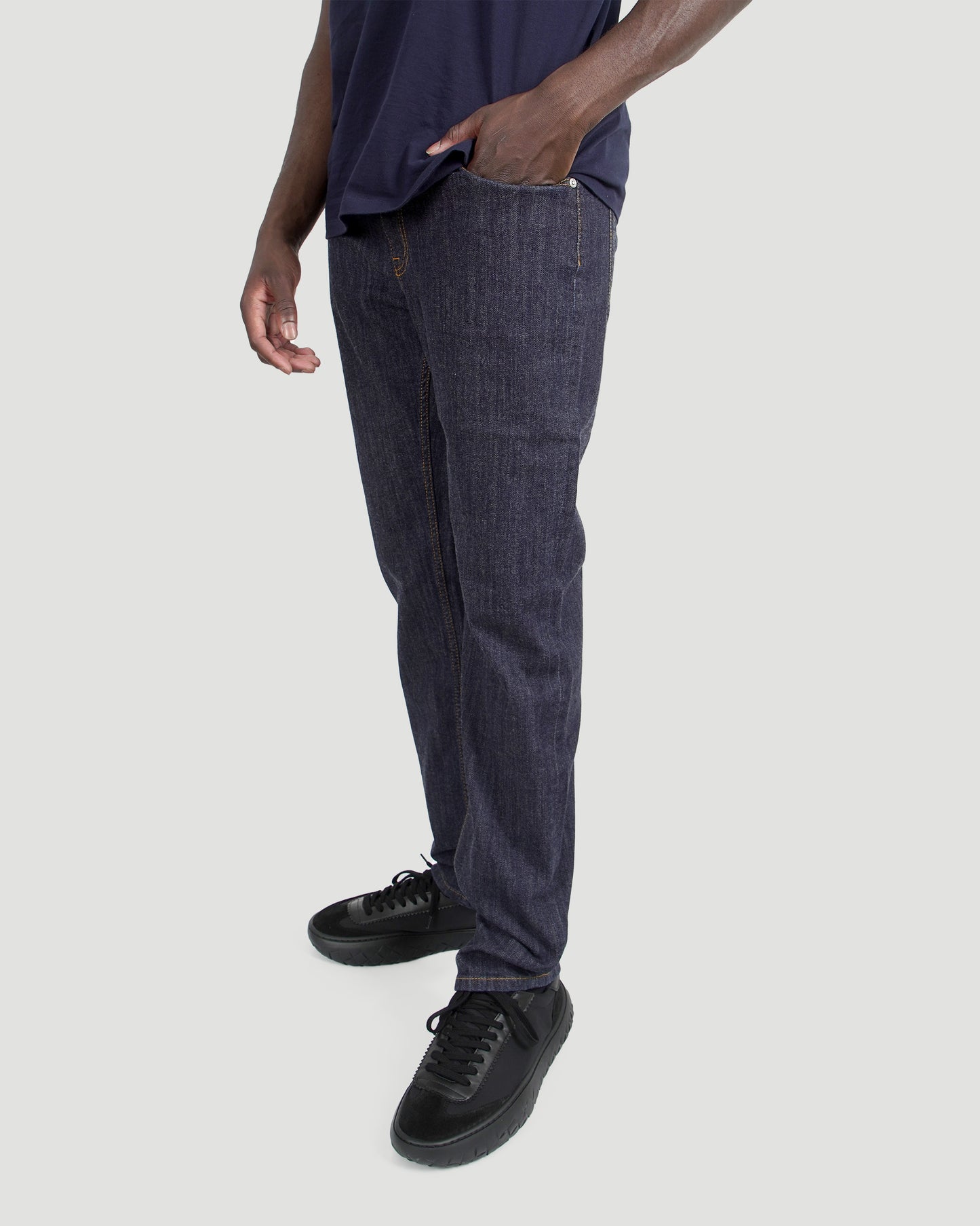 Straight Leg Jeans in Dark Blue