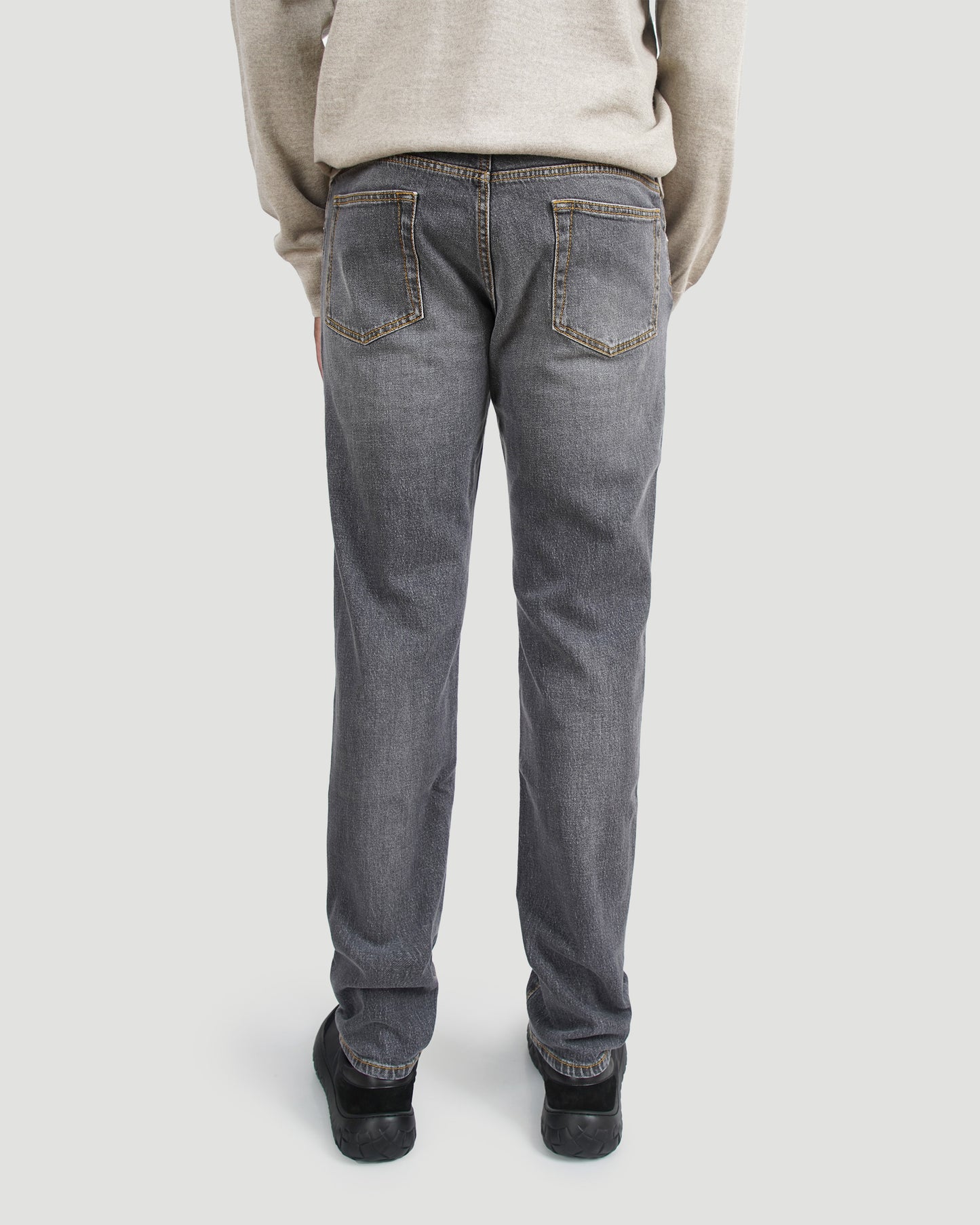 Straight Leg Jeans in Grey