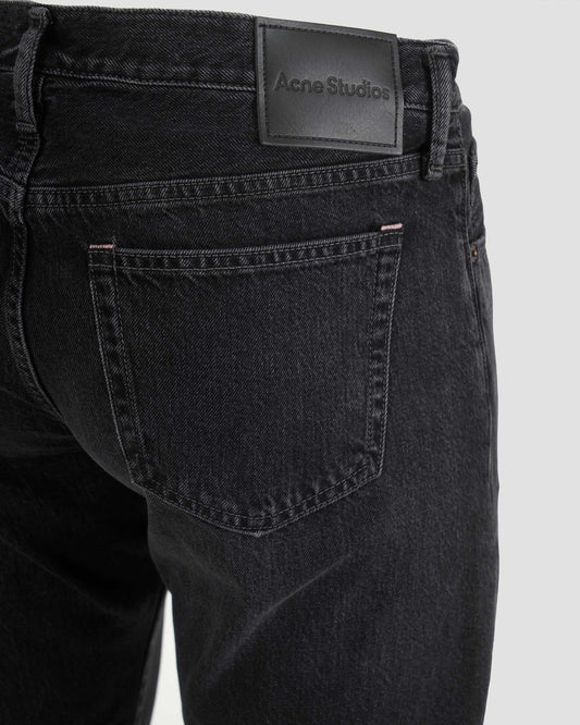 Straight-Leg Jeans in Black