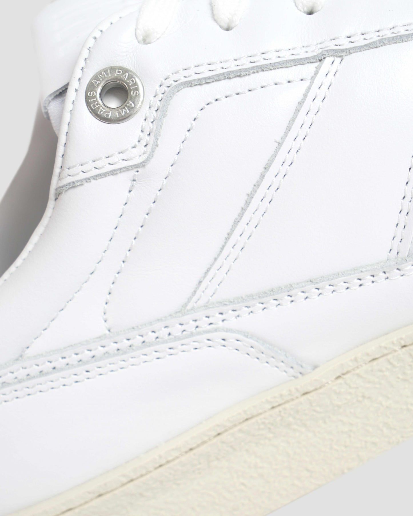LOW-TOP SNEAKERS