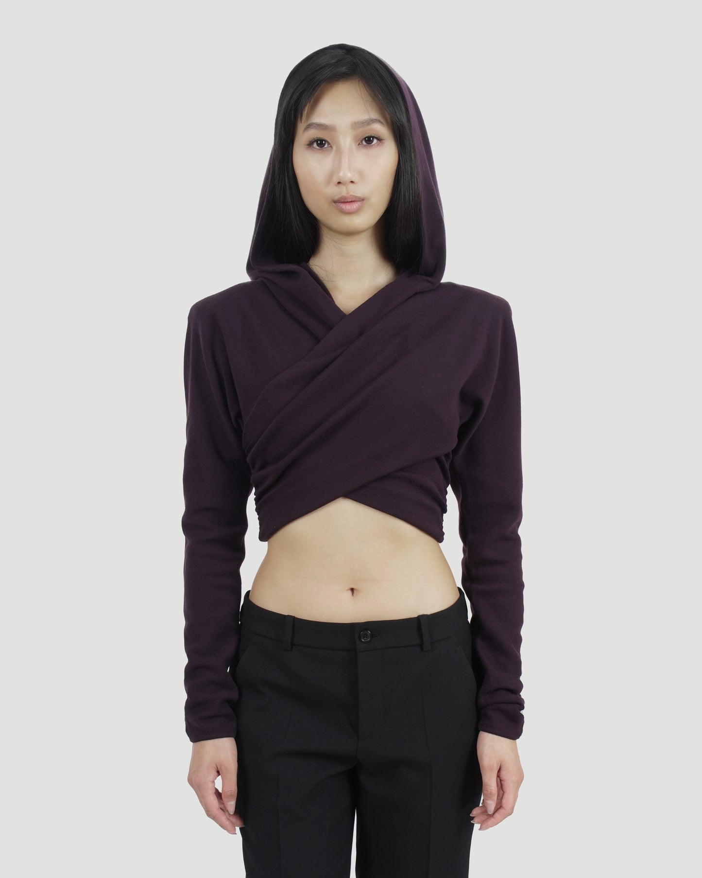 CROPPED HOODED TOP IN PRUNE