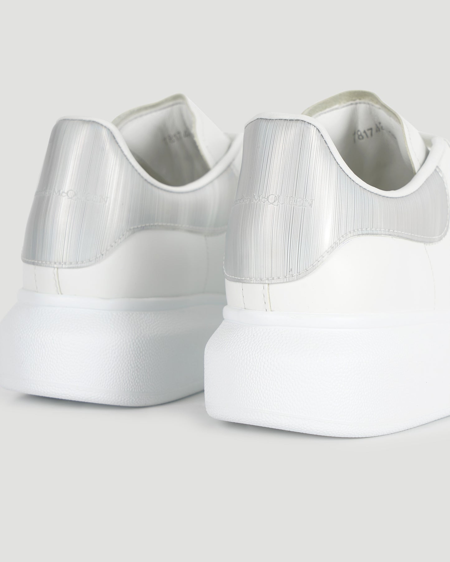 OVERSIZED SNEAKER IN WHITE AND SILVER