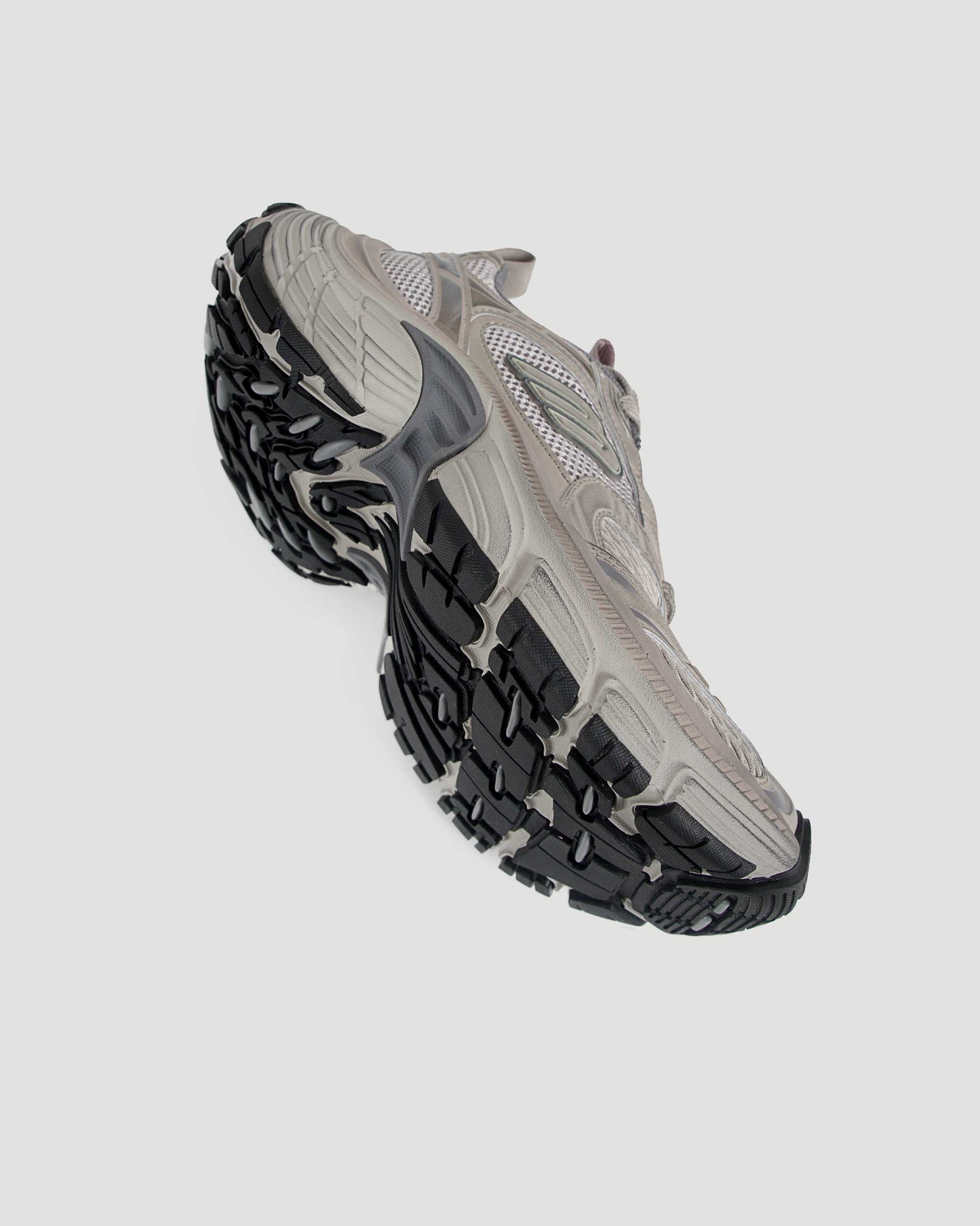 6XL Sneaker in Taupe, Grey And Black