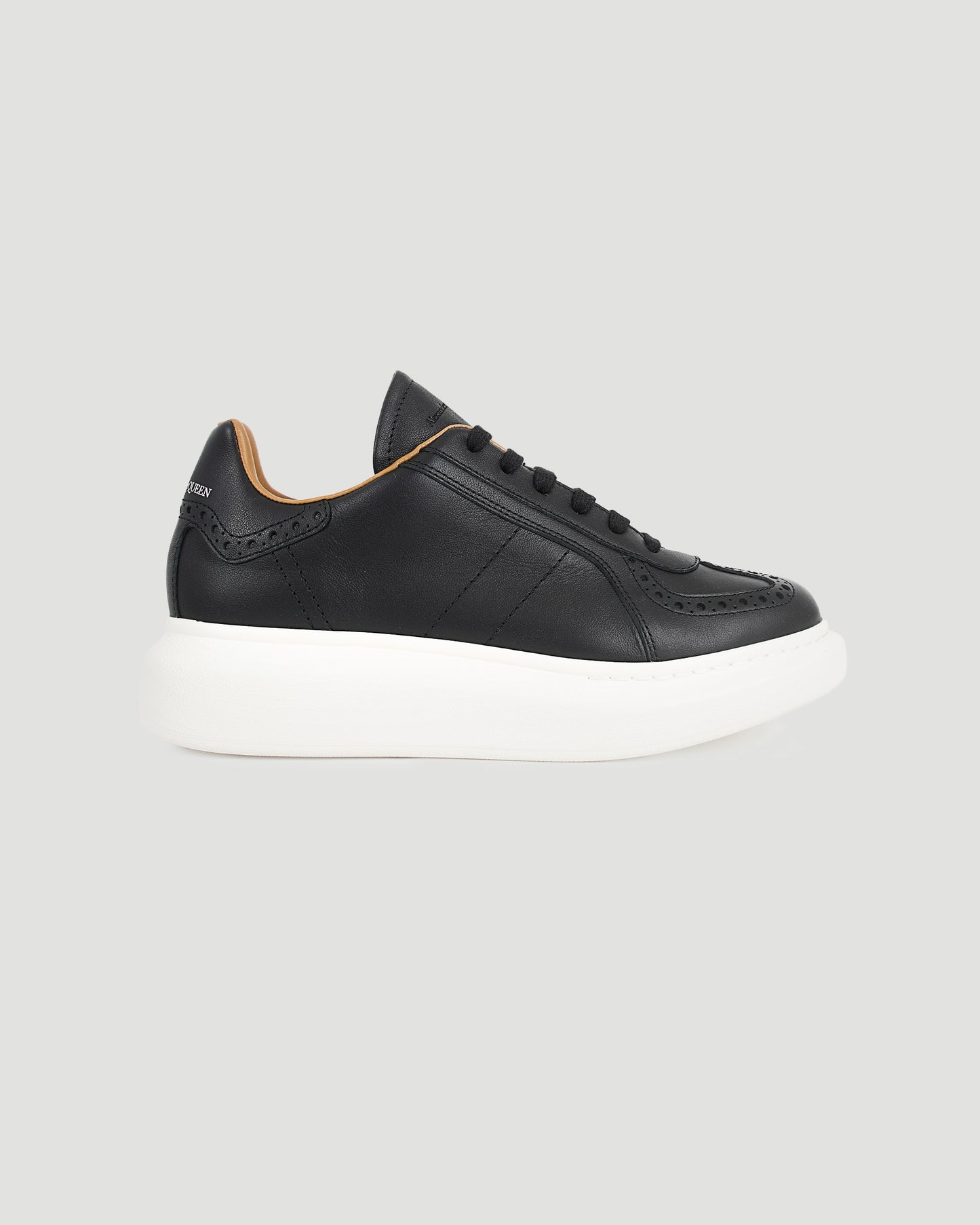 Oversized Sneaker in Black