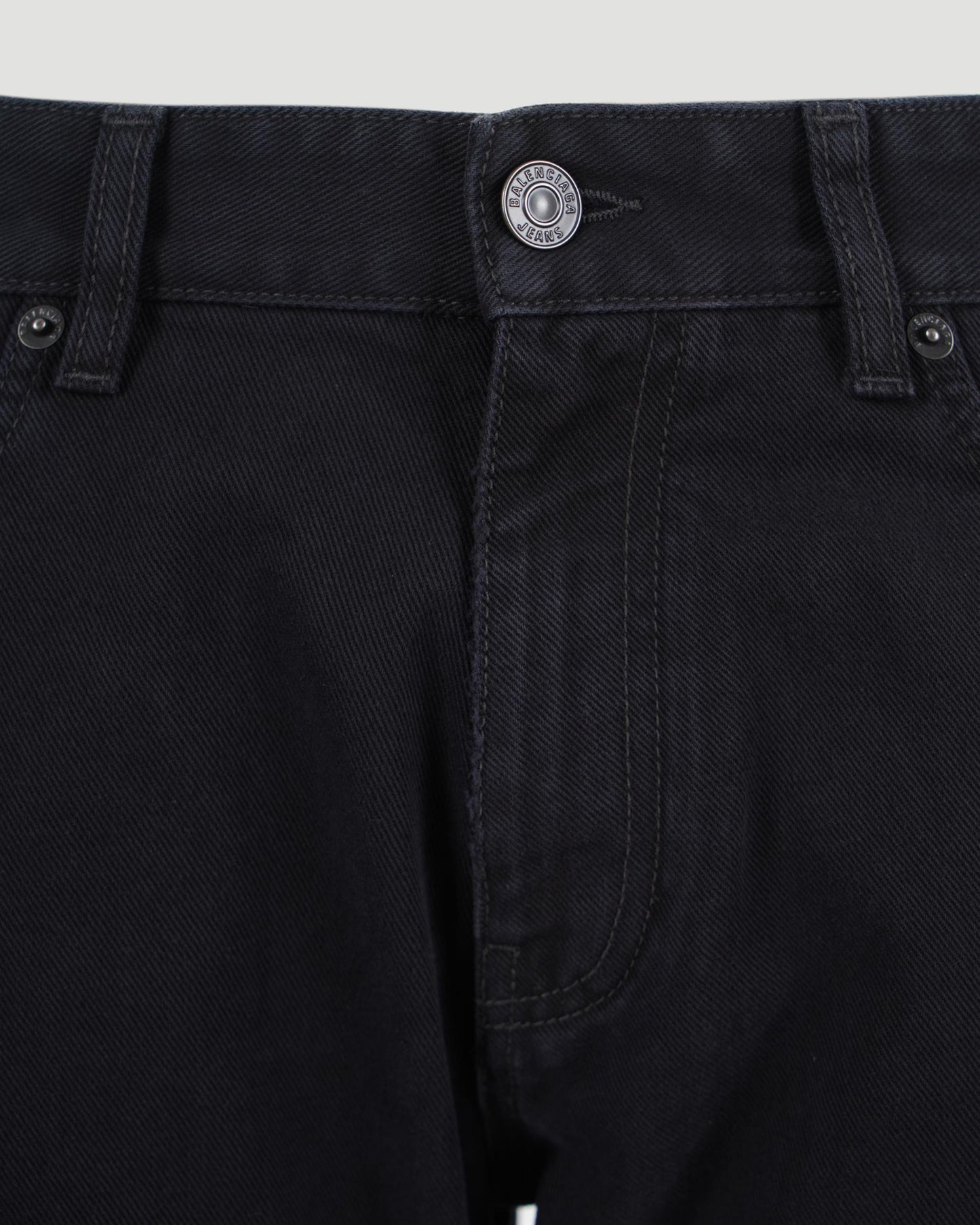 SLIM SHORTS IN BLACK