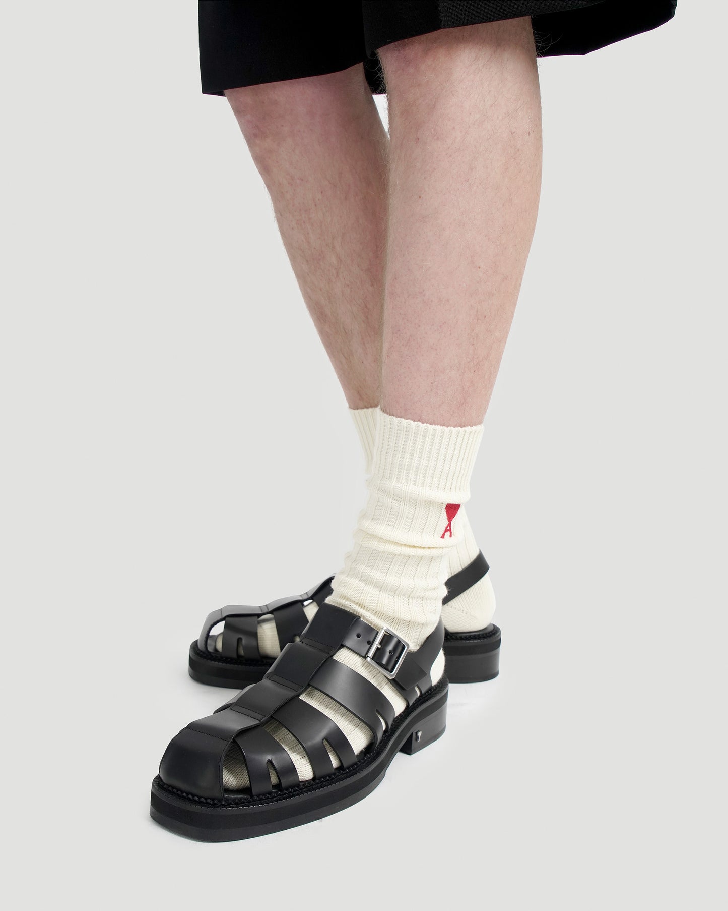 LEATHER SANDALS IN BLACK