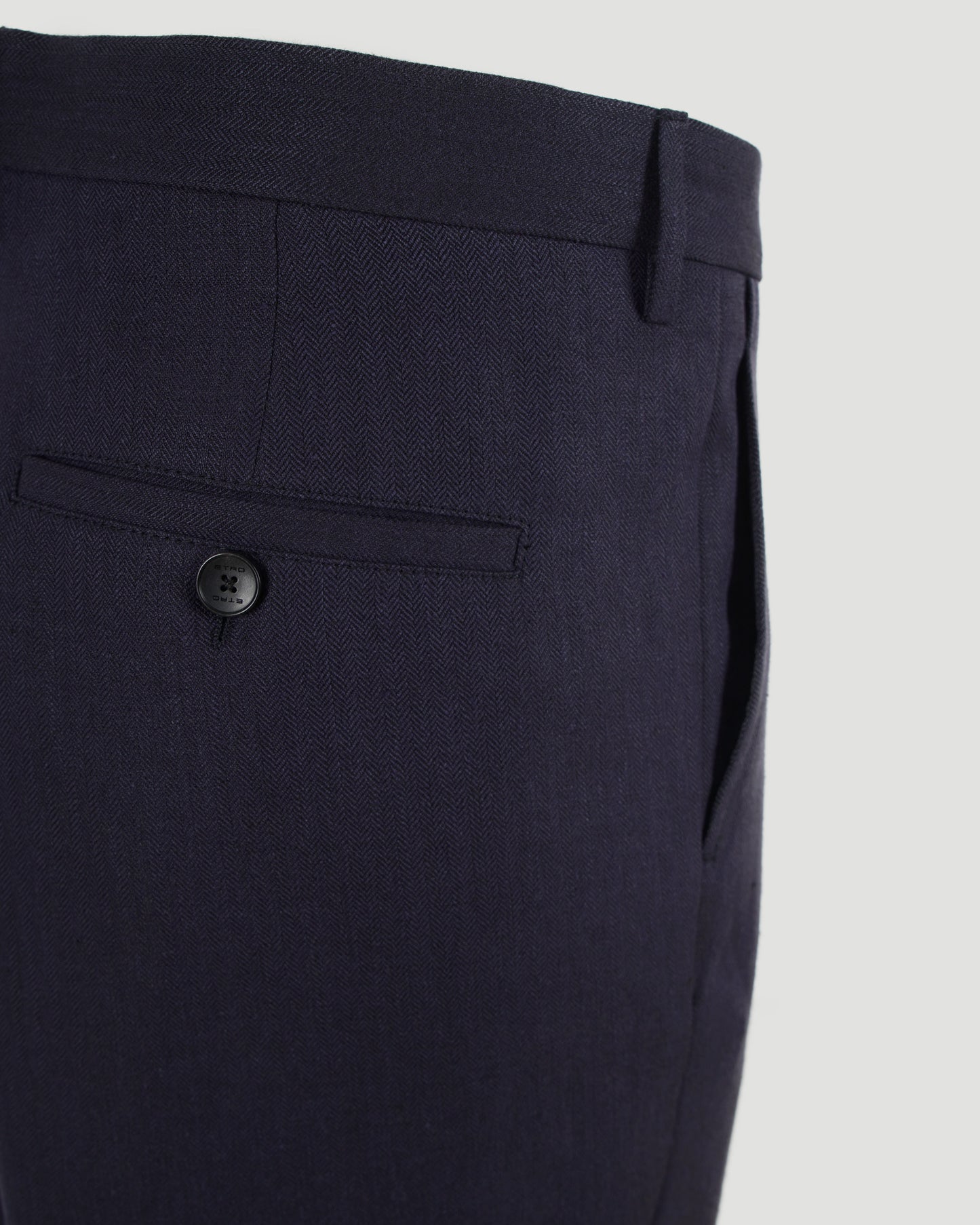 Linen Shorts in Navy Blue
