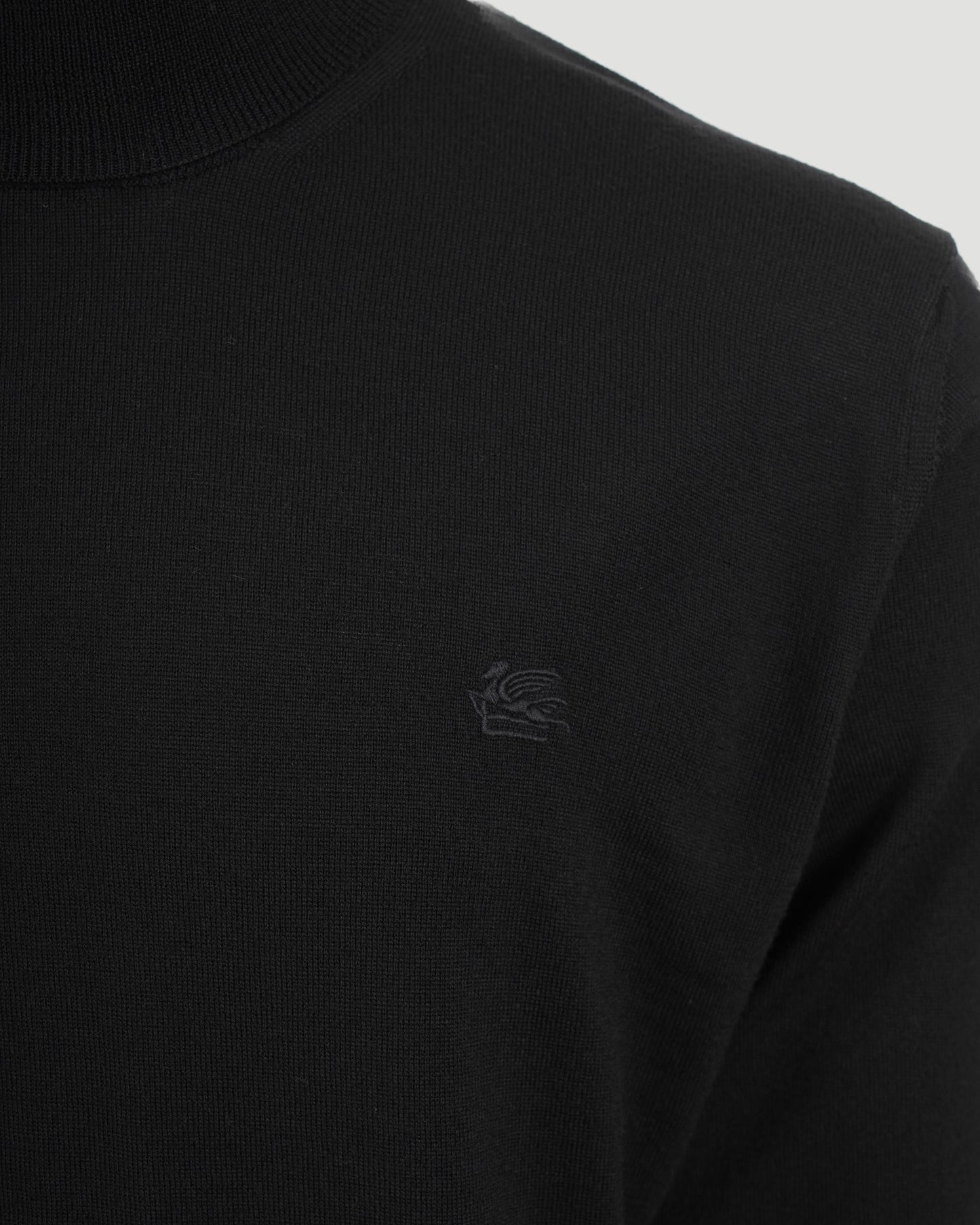 BLACK TURTLENECK WITH LOGO