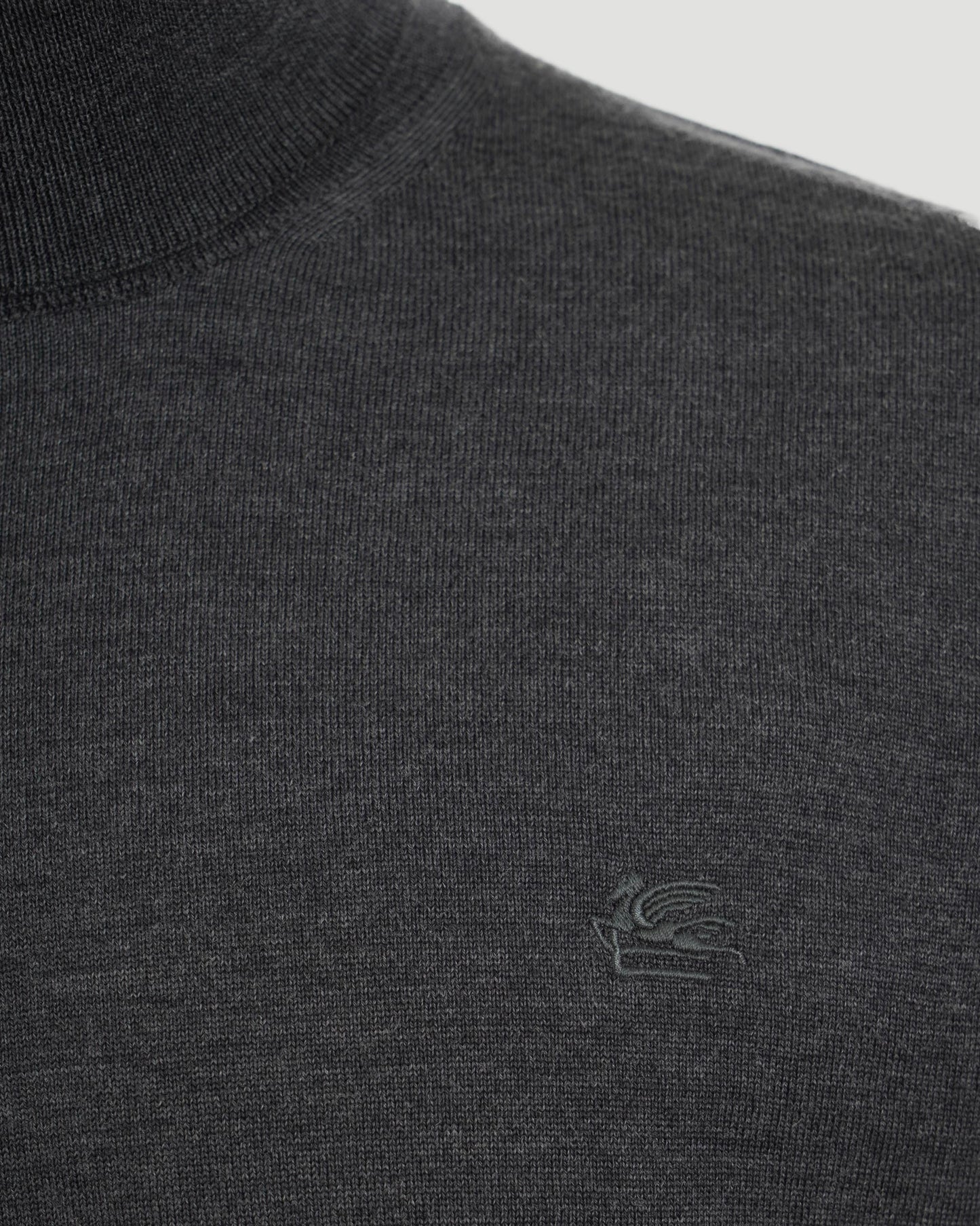 GREY TURTLENECK WITH LOGO