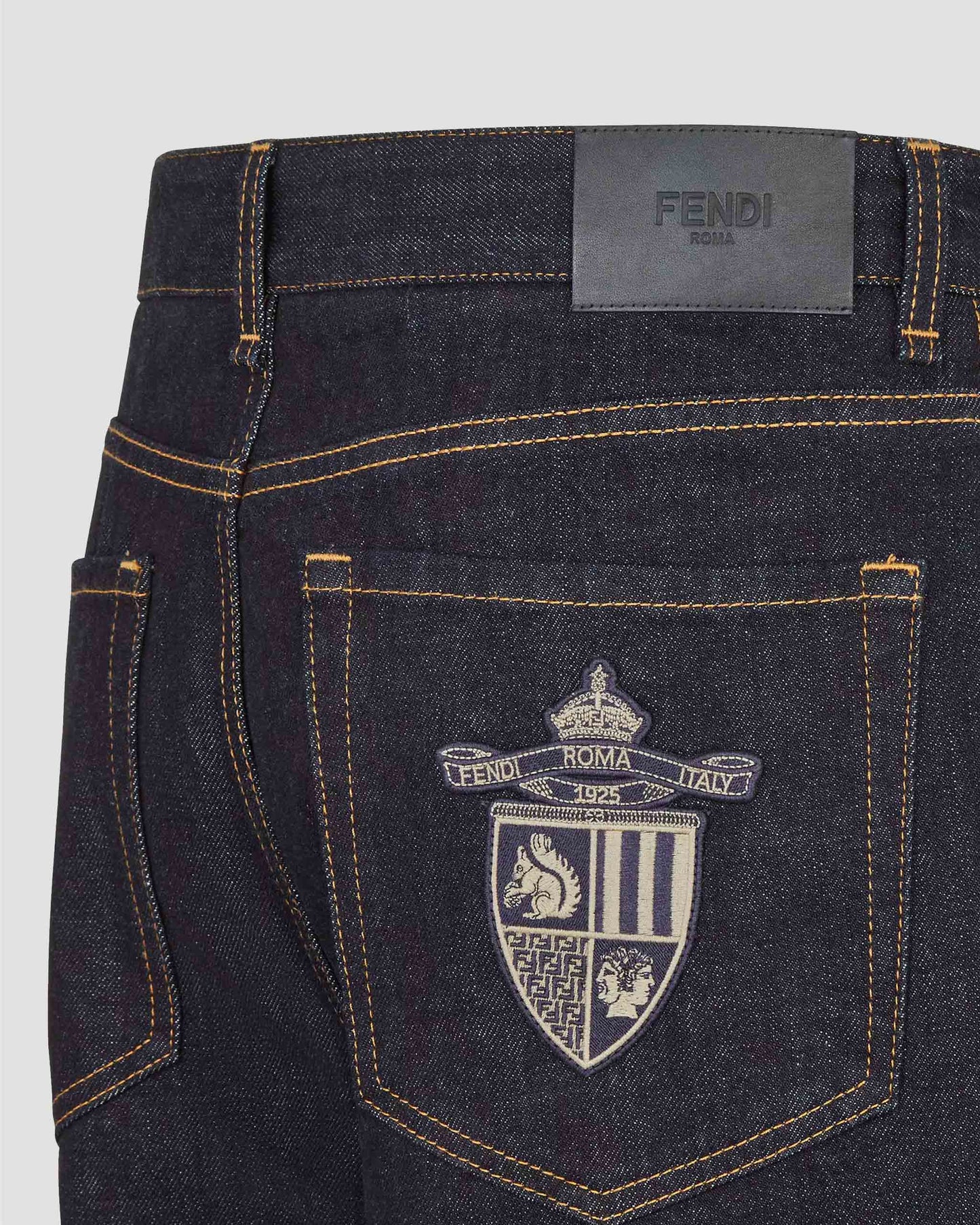 Long Jeans in Dark Blue