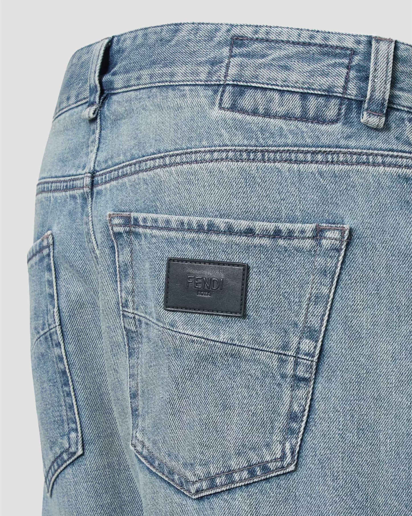 Jeans in Light Blue