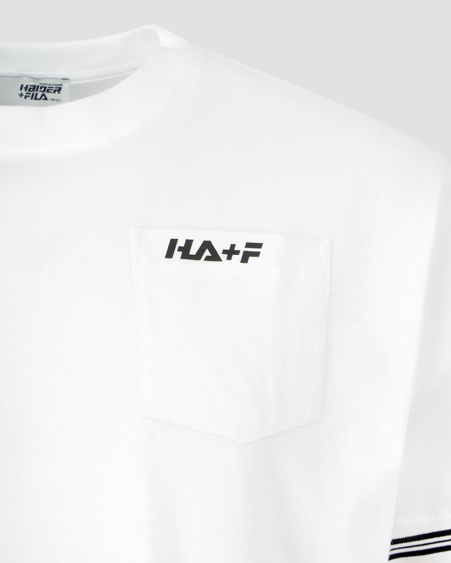 LOGO PRINT COTTON T-SHIRT IN WHITE