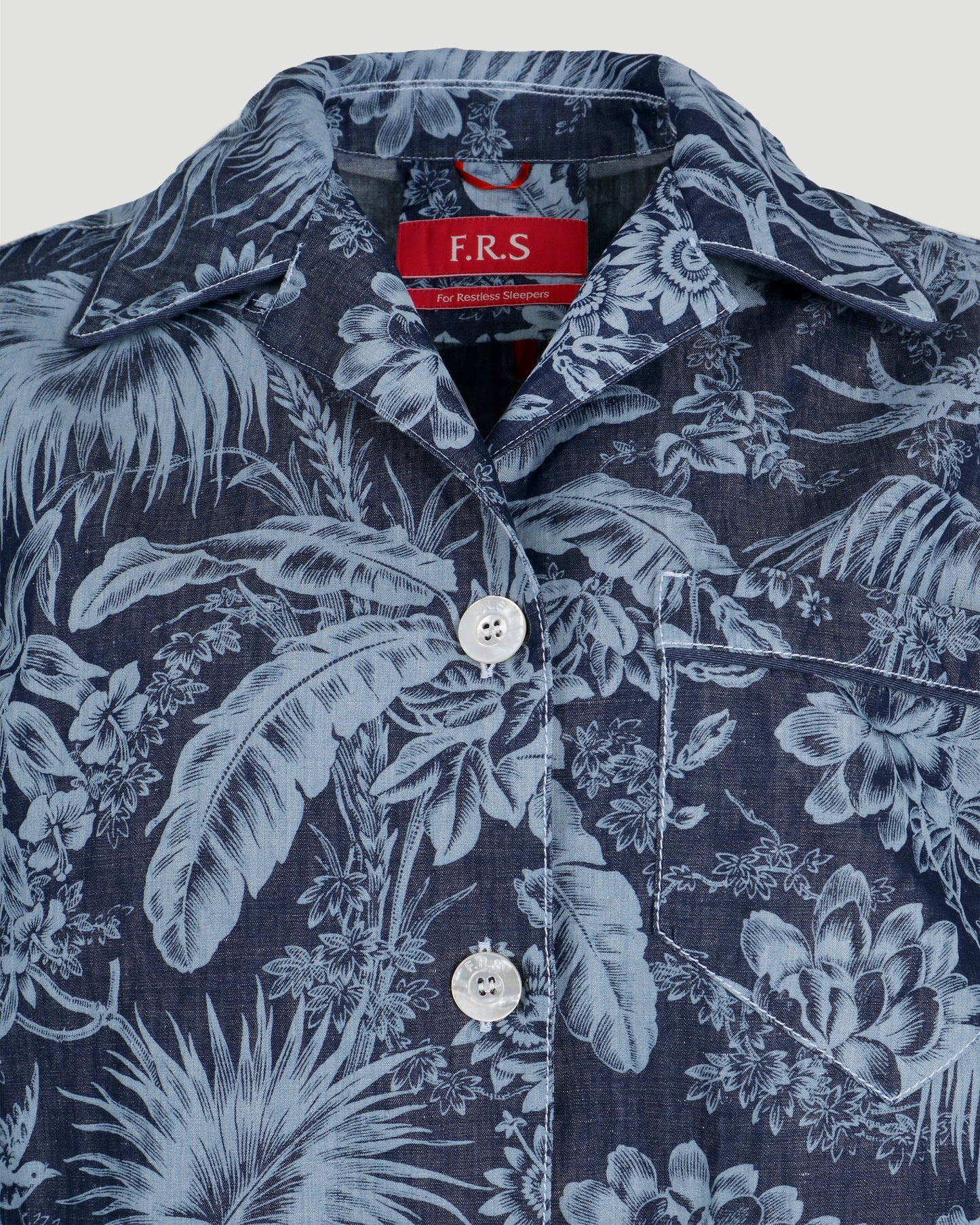 SHORT SLEEVES SHIRT WITH A TROPICAL HAWAII PRINT