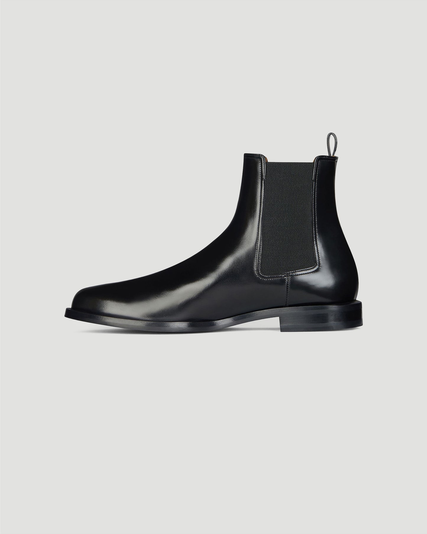 Classic Chelsea Boots in Leather