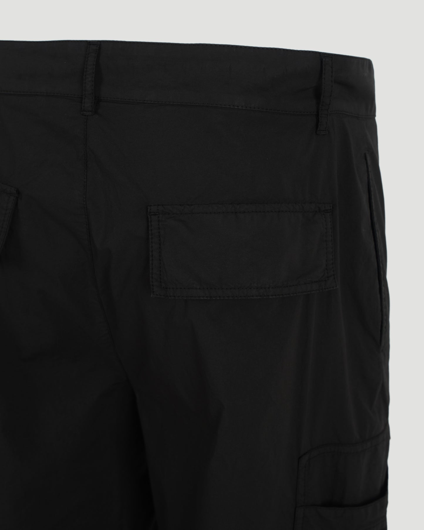 Pants in poplin with multi zipped pockets