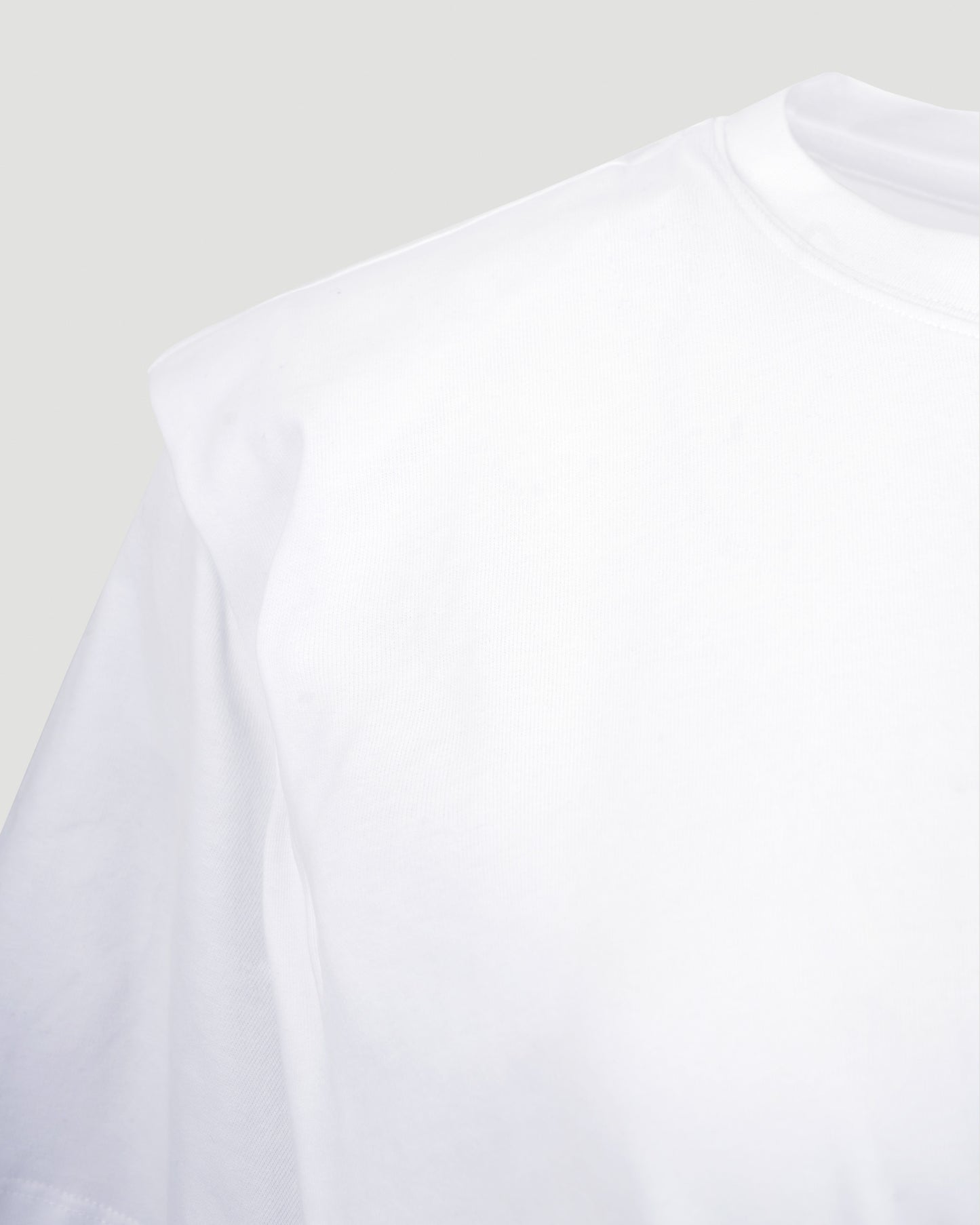 ZELIKIA T-SHIRT IN WHITE