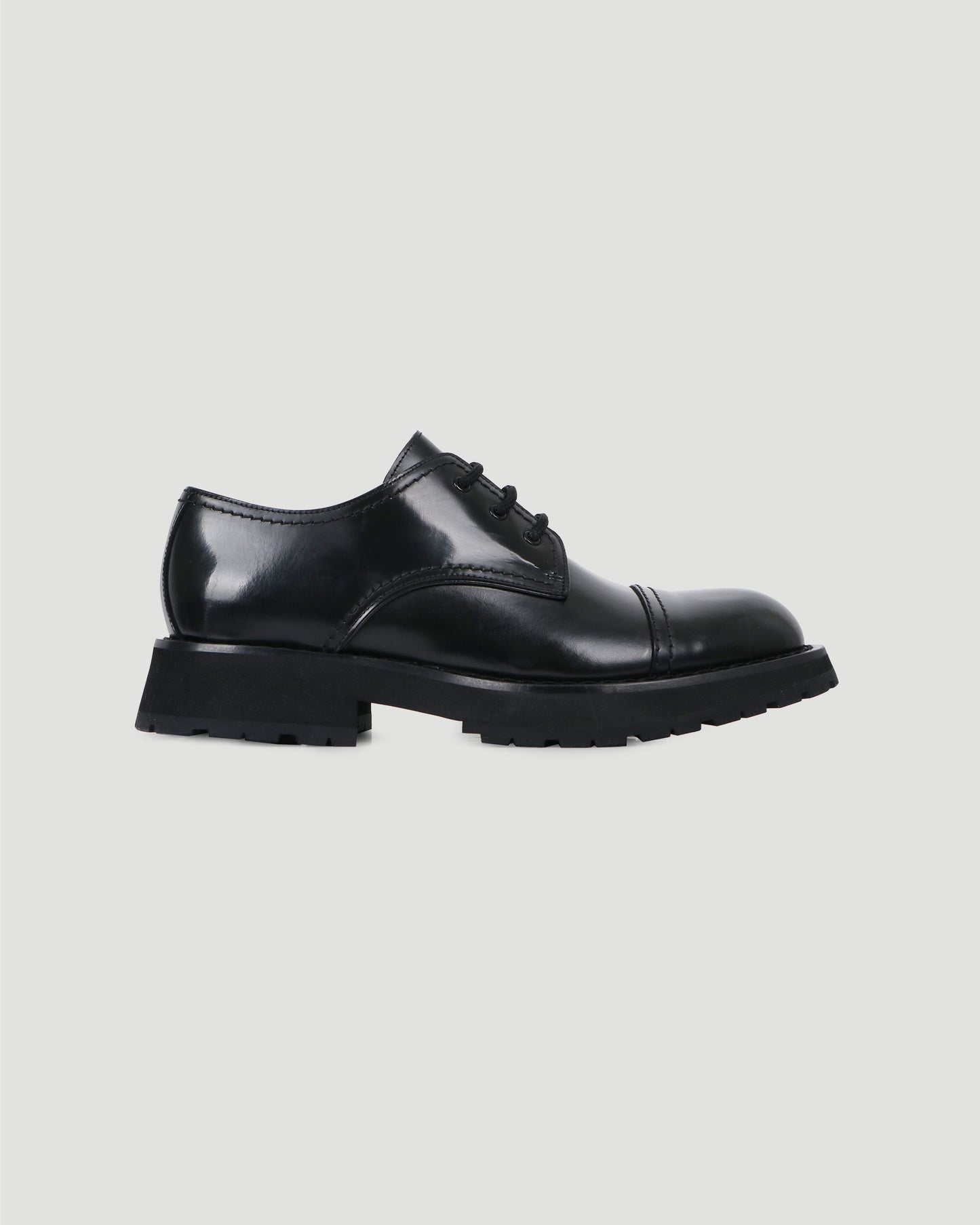 Derbi shoes in shiny leather