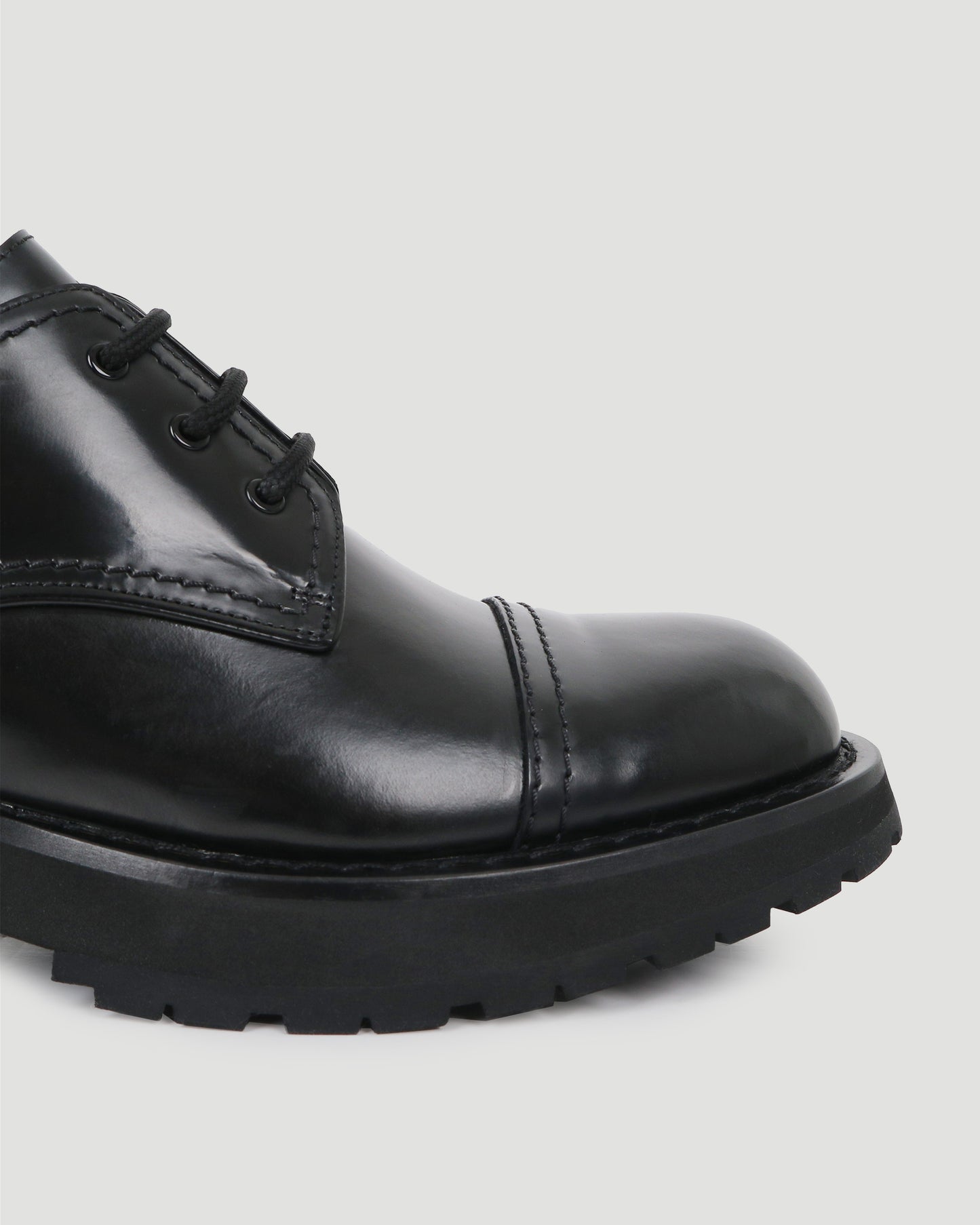 Derbi shoes in shiny leather