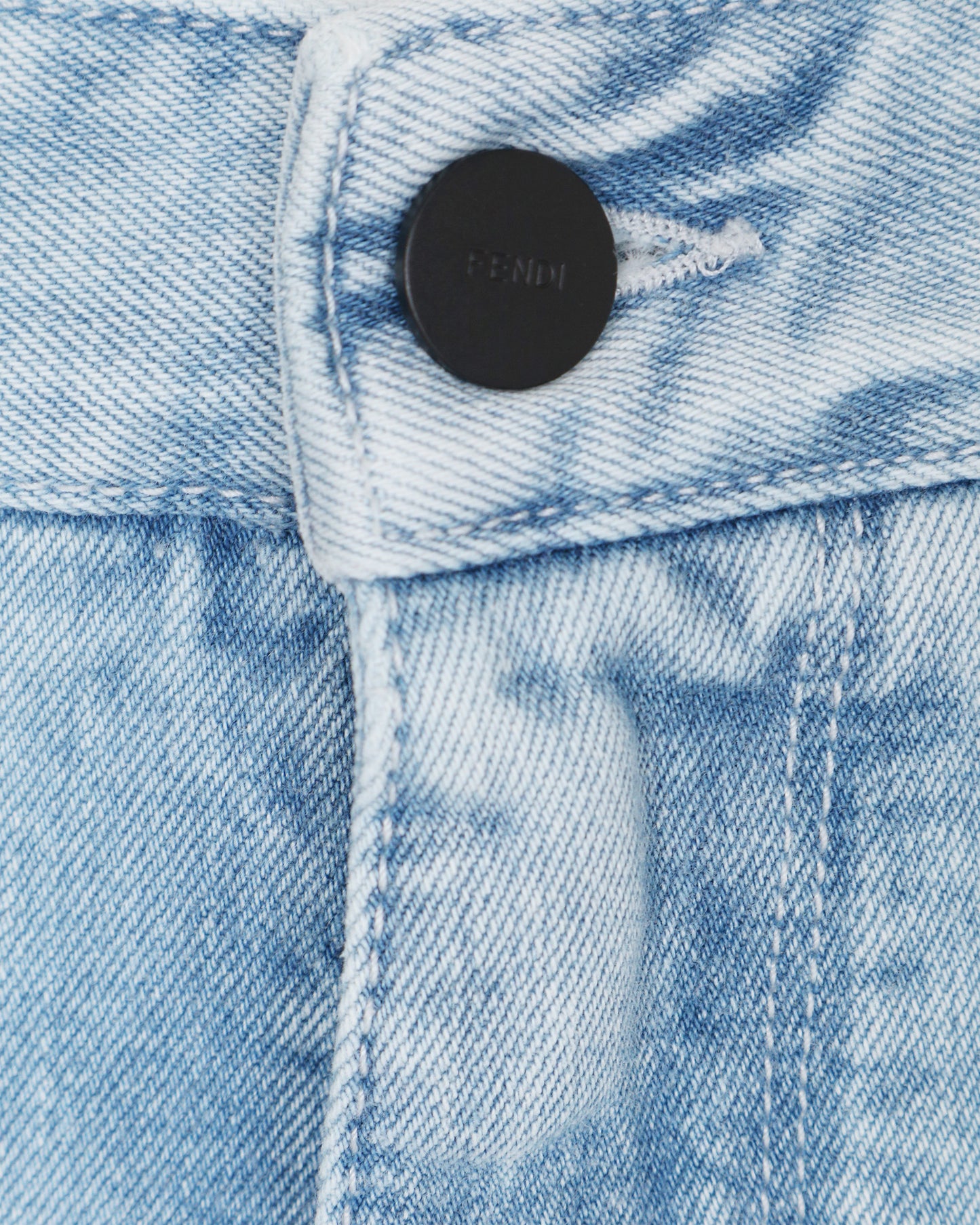 DENIM JEANS IN LIGHT BLUE