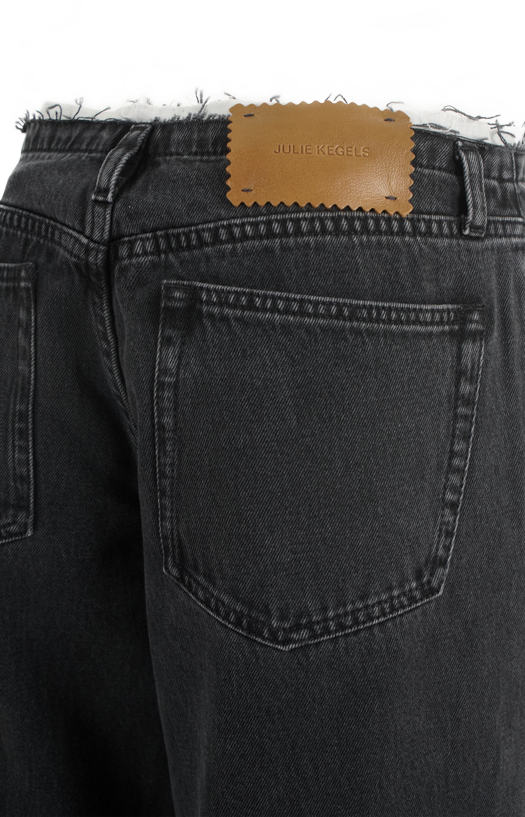 Po Straight-Leg Jeans in Black