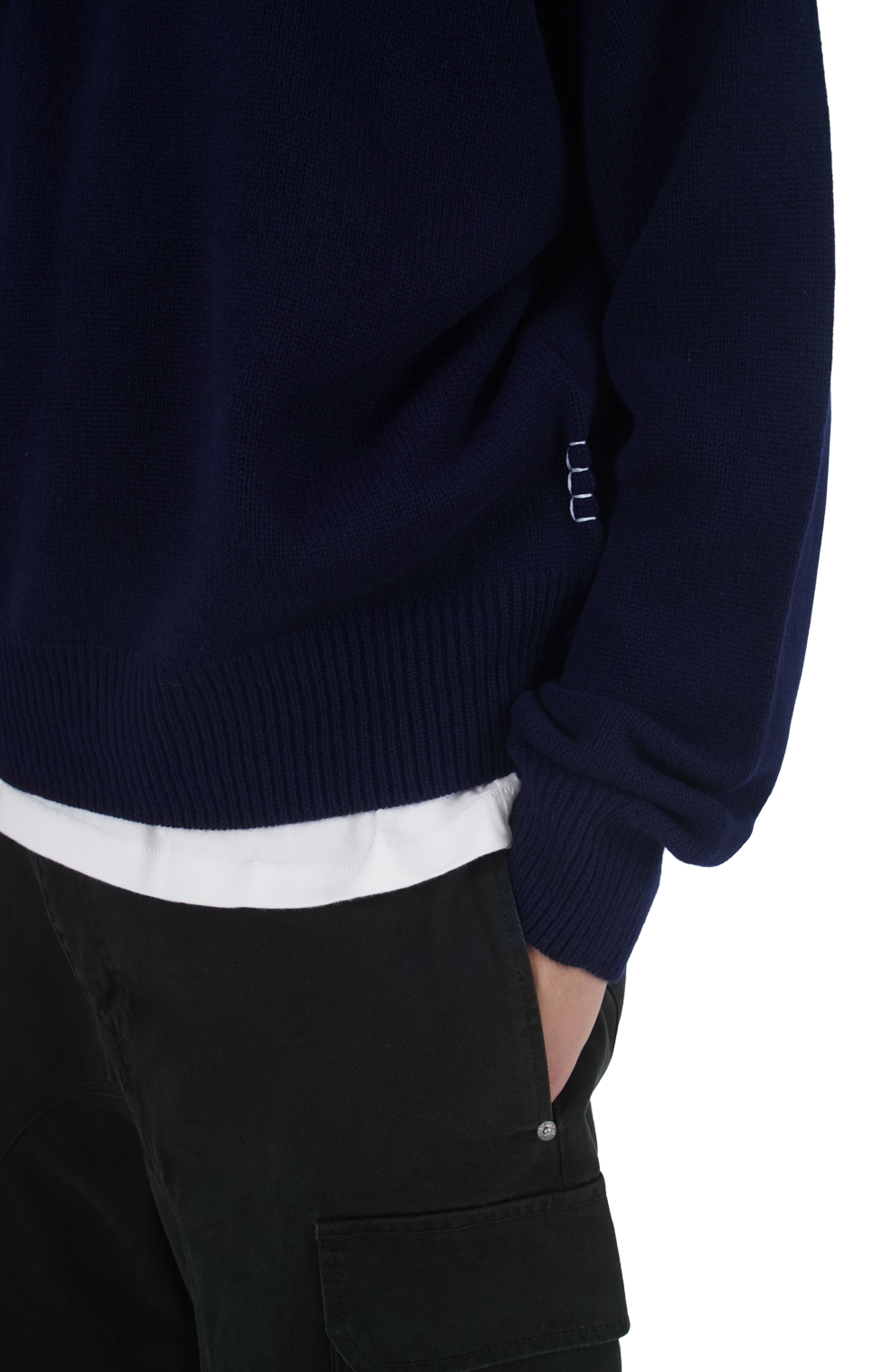 V-Neck Cashmere Jumper in Navy