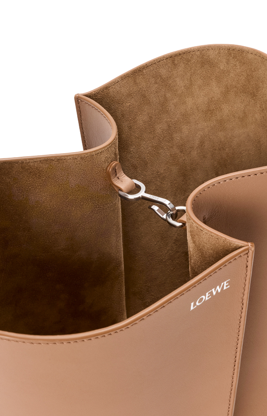 Medium Bilbao Bucket in Mocha