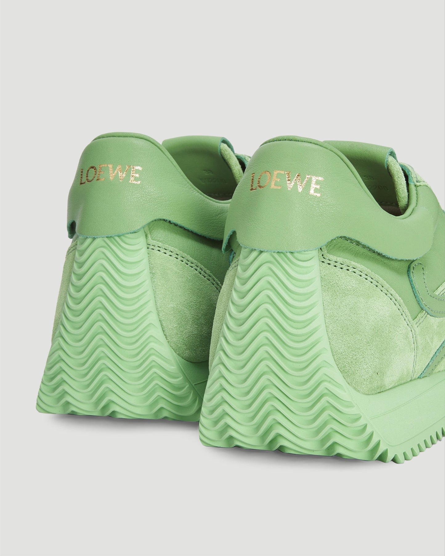 Flow runner in calfskin