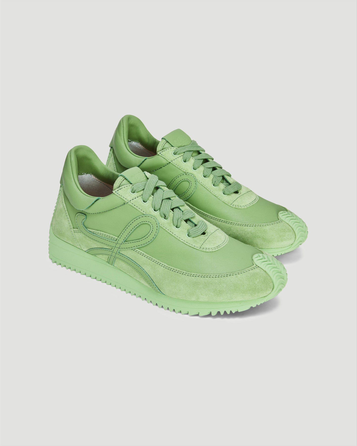 Flow runner in calfskin