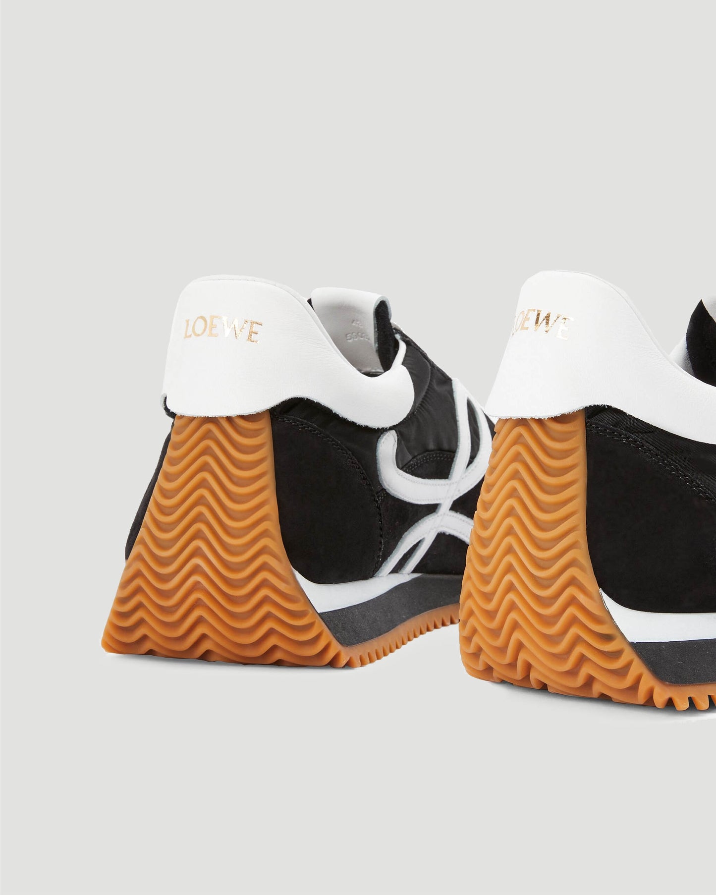 Flow Runner in nylon and suede