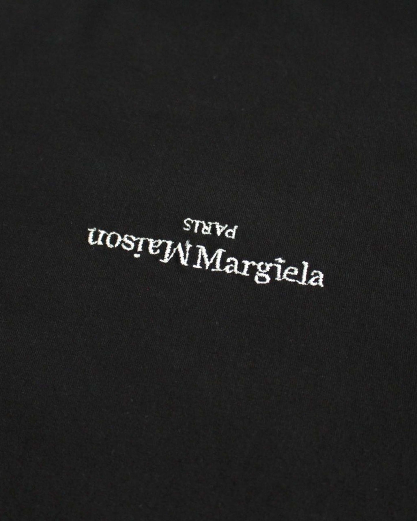 UPSIDE DOWN LOGO PRINT T-SHIRT