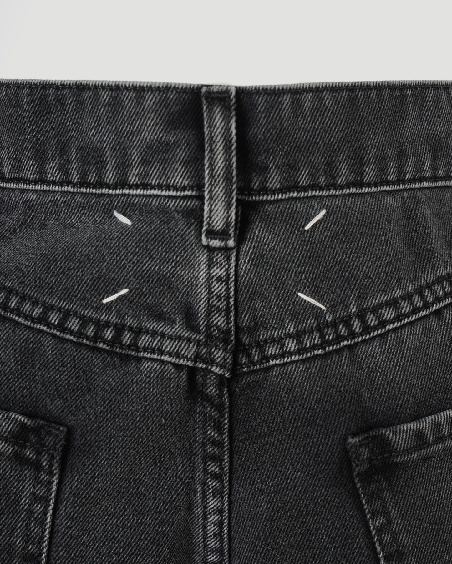 Cut-Out Jeans in Black