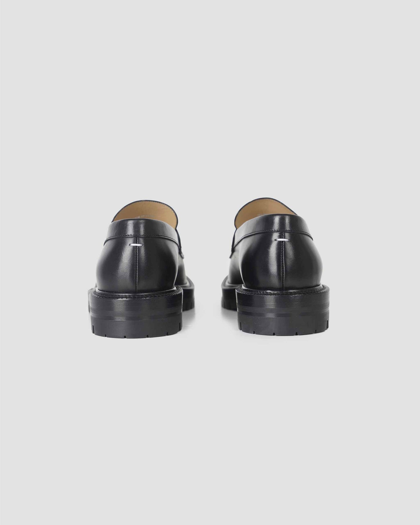 Tabi Loafers in Black